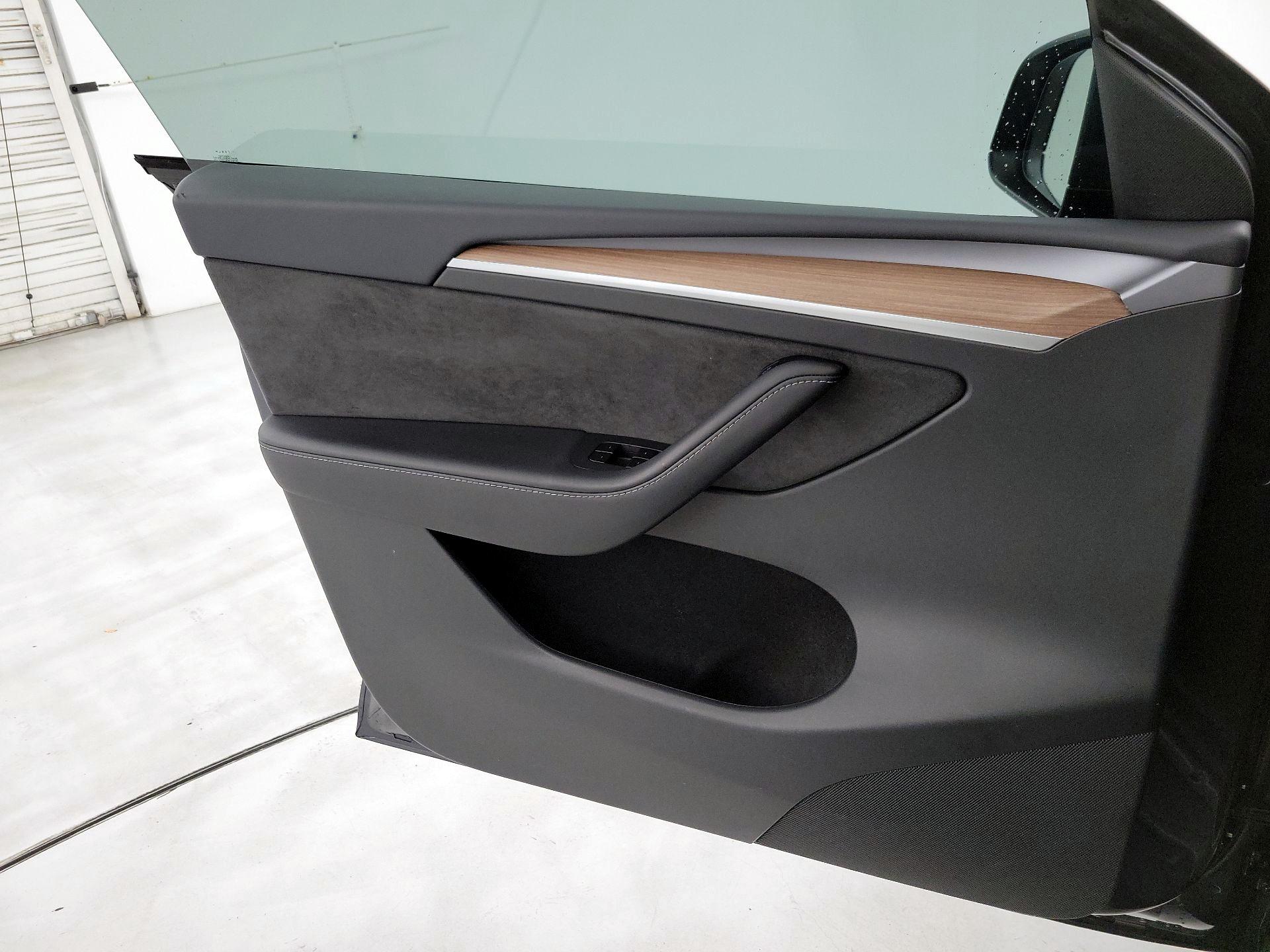 Thumbnail: 2025 Tesla Model Y - 12