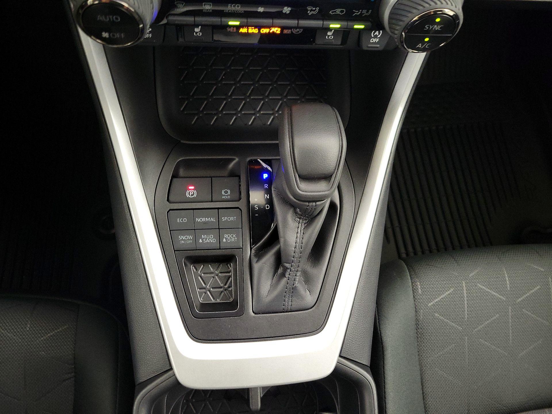 Thumbnail: 2024 Toyota RAV4 - 17