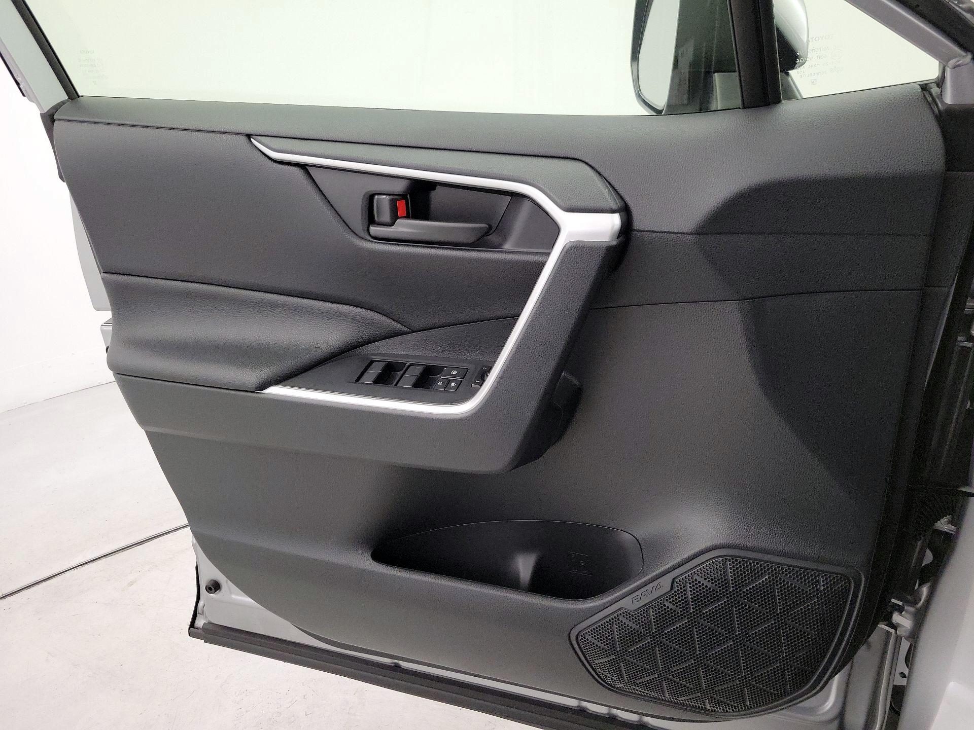 Thumbnail: 2025 Toyota RAV4 - 12