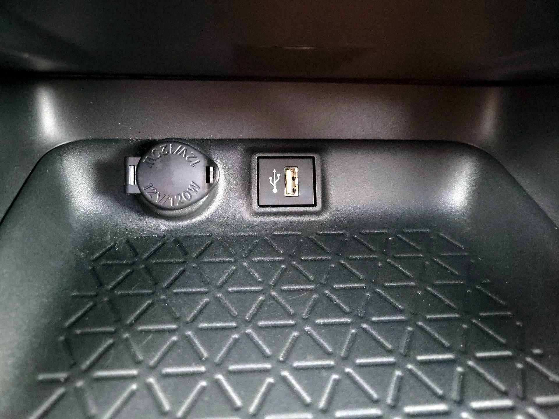 Thumbnail: 2025 Toyota RAV4 - 18