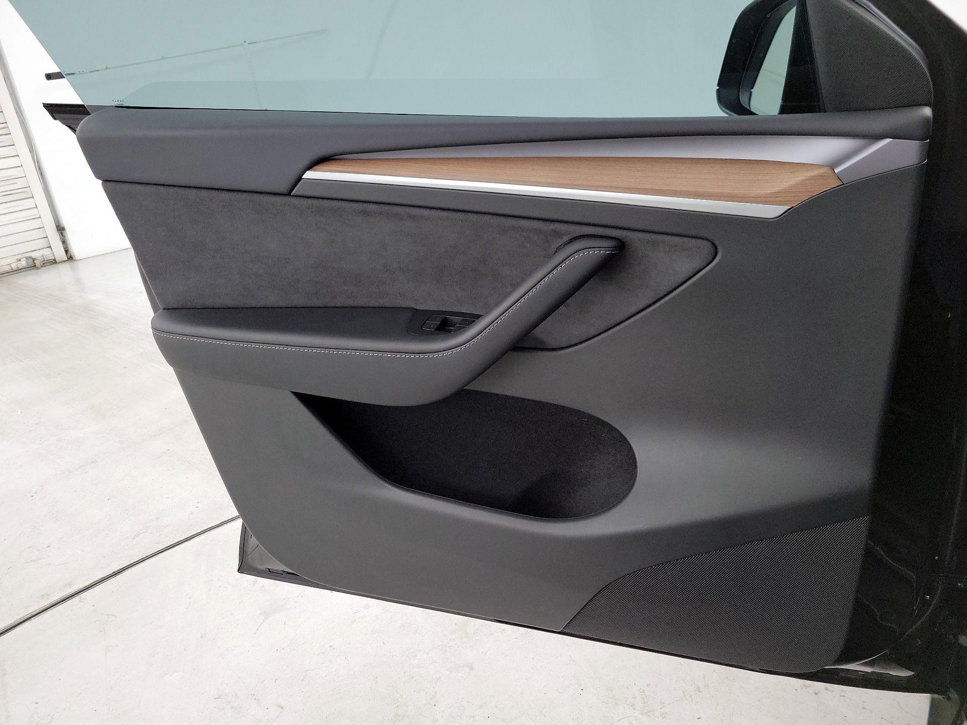 Thumbnail: 2024 Tesla Model Y - 12