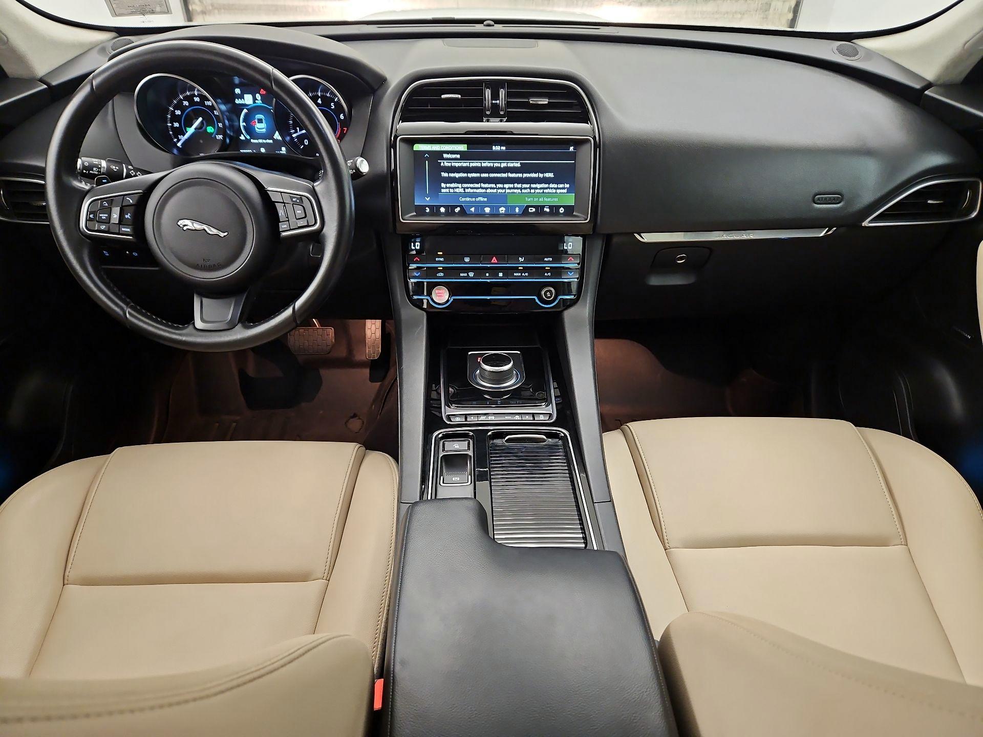 Thumbnail: 2020 Jaguar F-Pace - 9