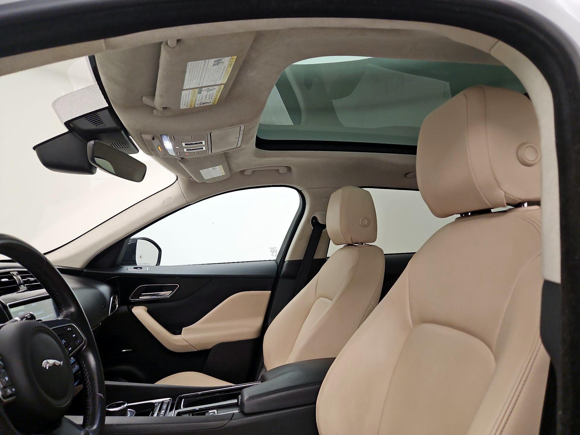 Thumbnail: 2020 Jaguar F-Pace - 20