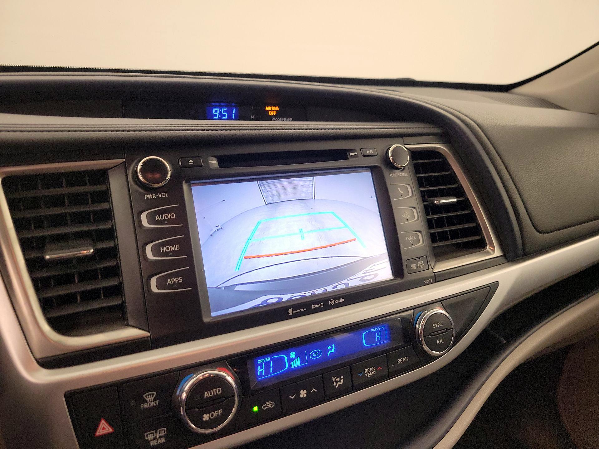 Thumbnail: 2018 Toyota Highlander - 14