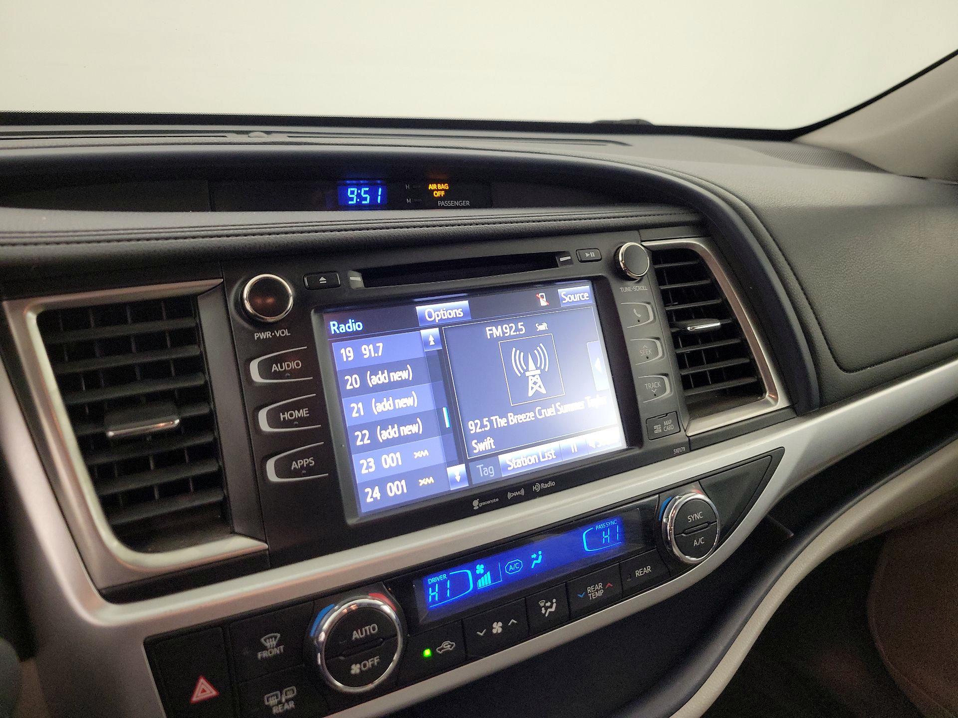Thumbnail: 2018 Toyota Highlander - 15
