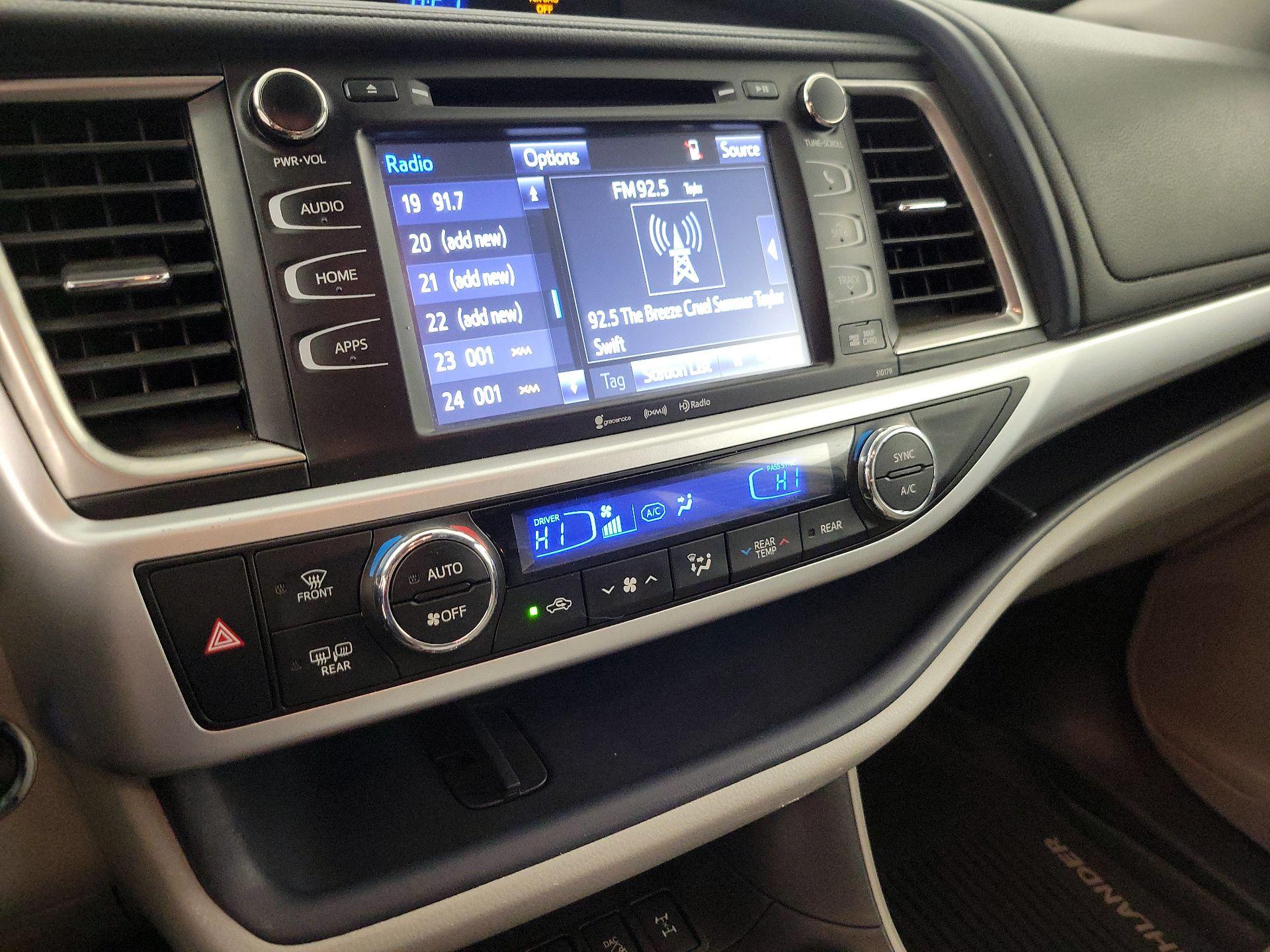Thumbnail: 2018 Toyota Highlander - 16