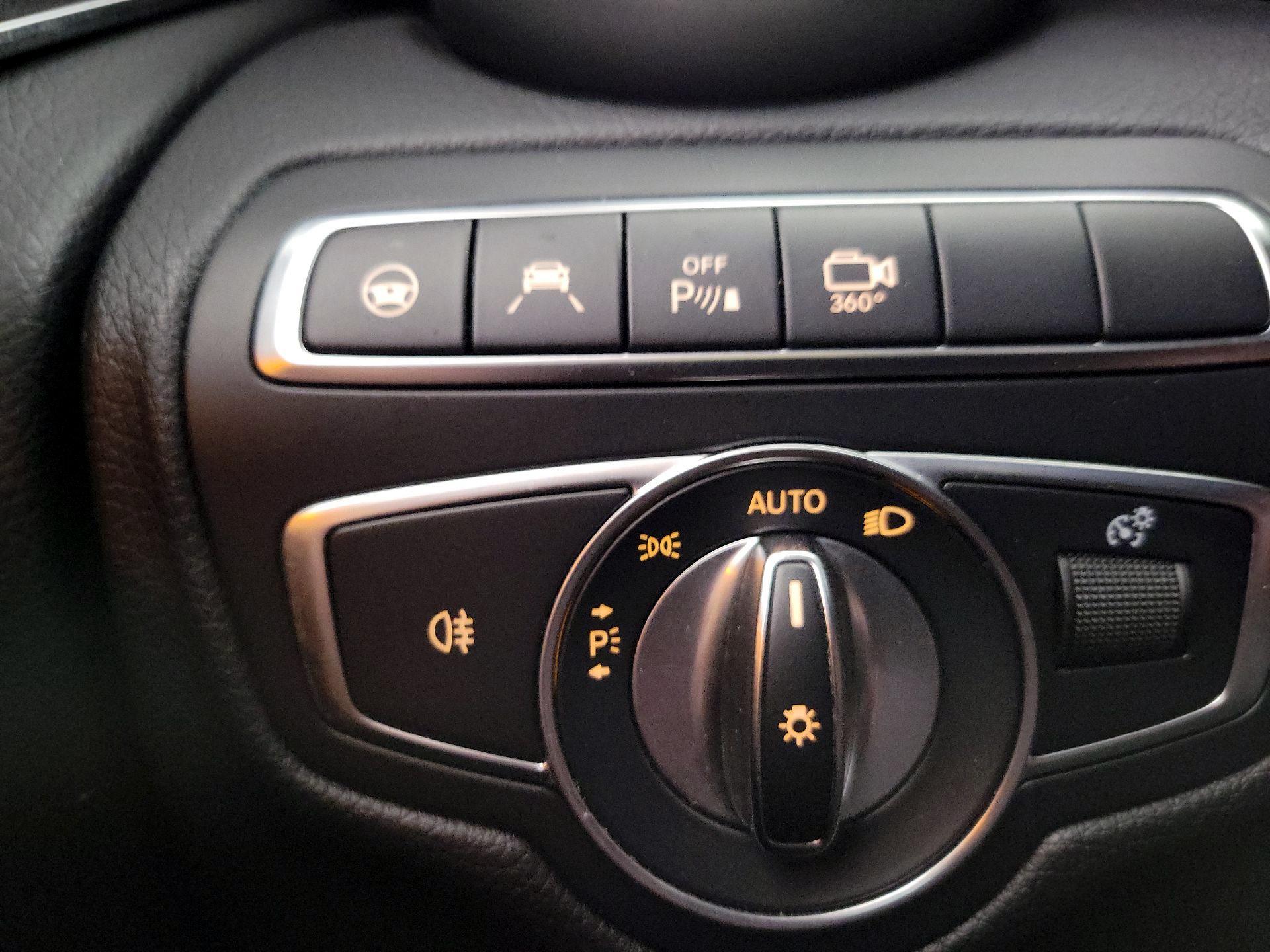 Thumbnail: 2018 Mercedes-Benz GLC - 13