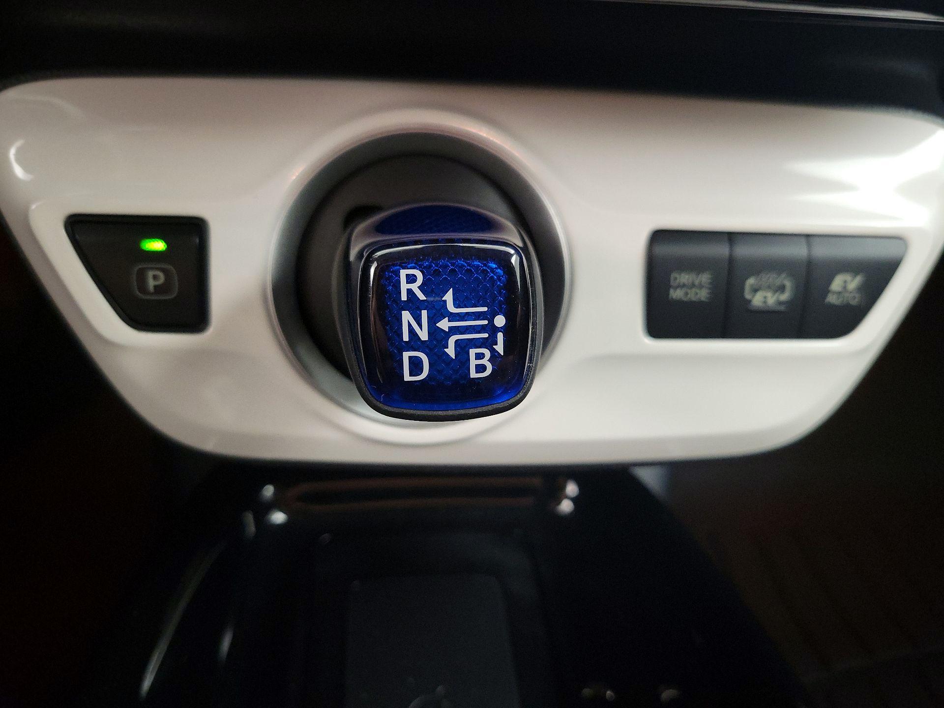 Thumbnail: 2017 Toyota Prius Prime - 18