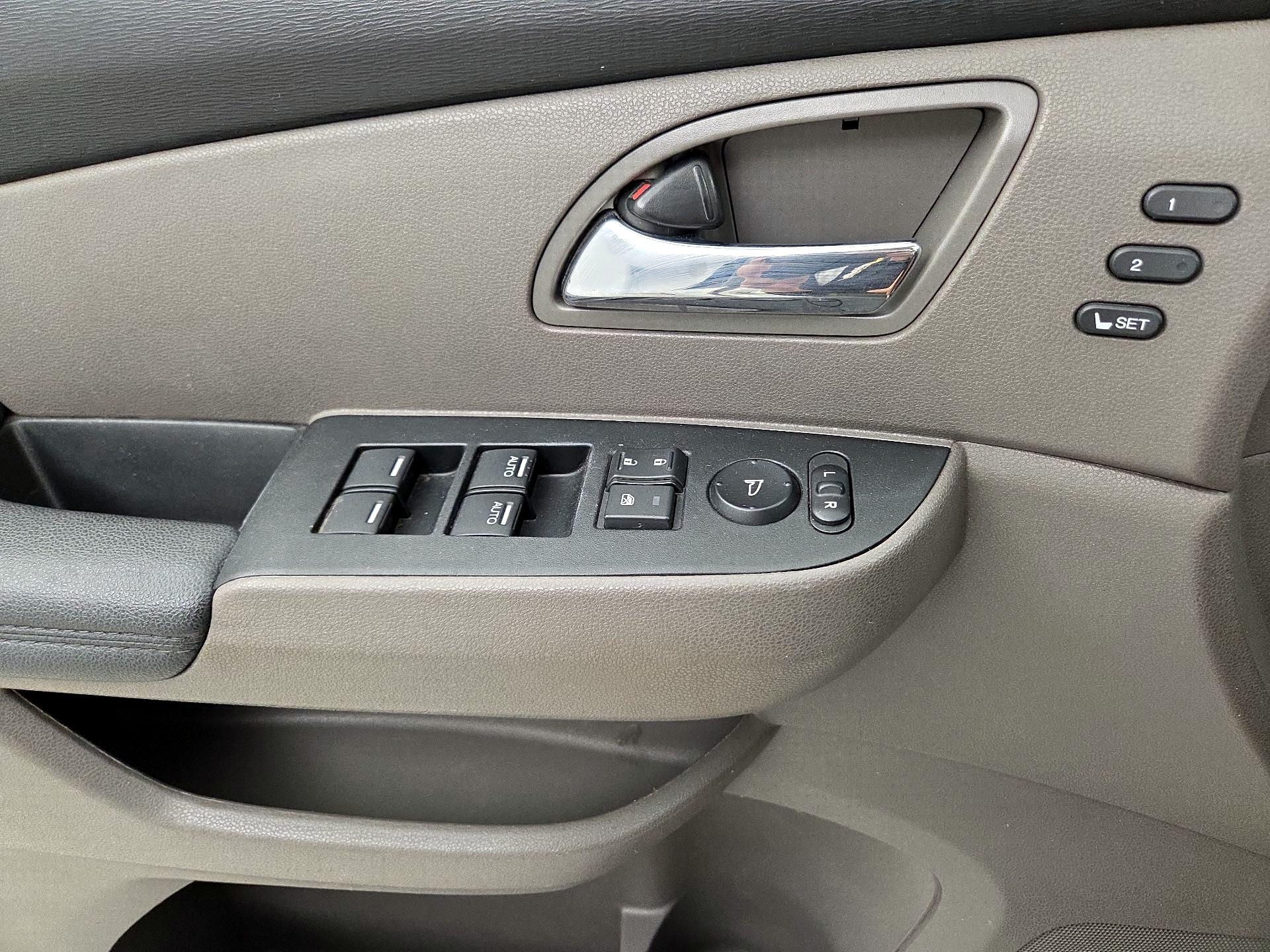 Thumbnail: 2015 Honda Odyssey - 12