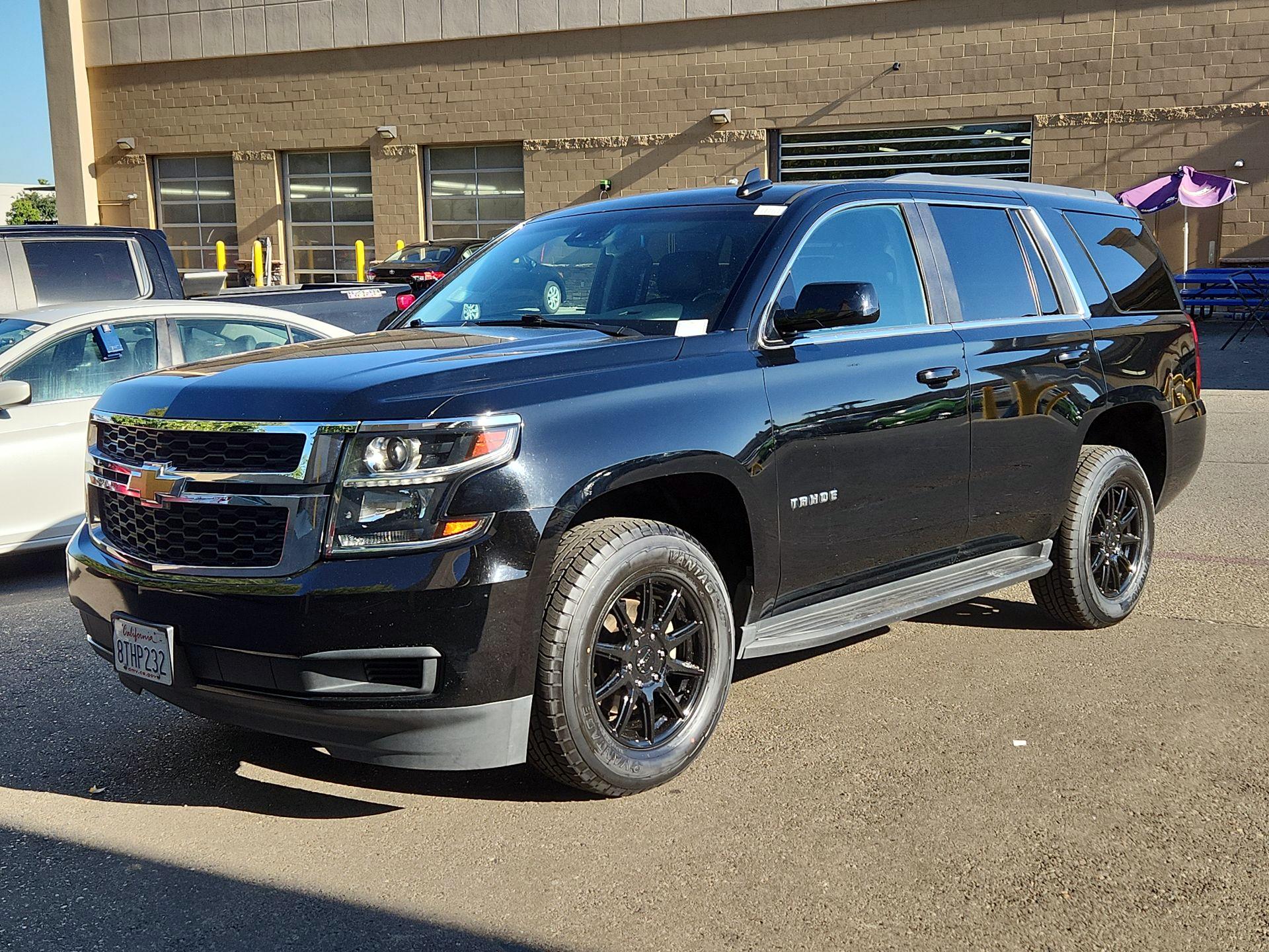 Thumbnail: 2019 Chevrolet Tahoe - 3
