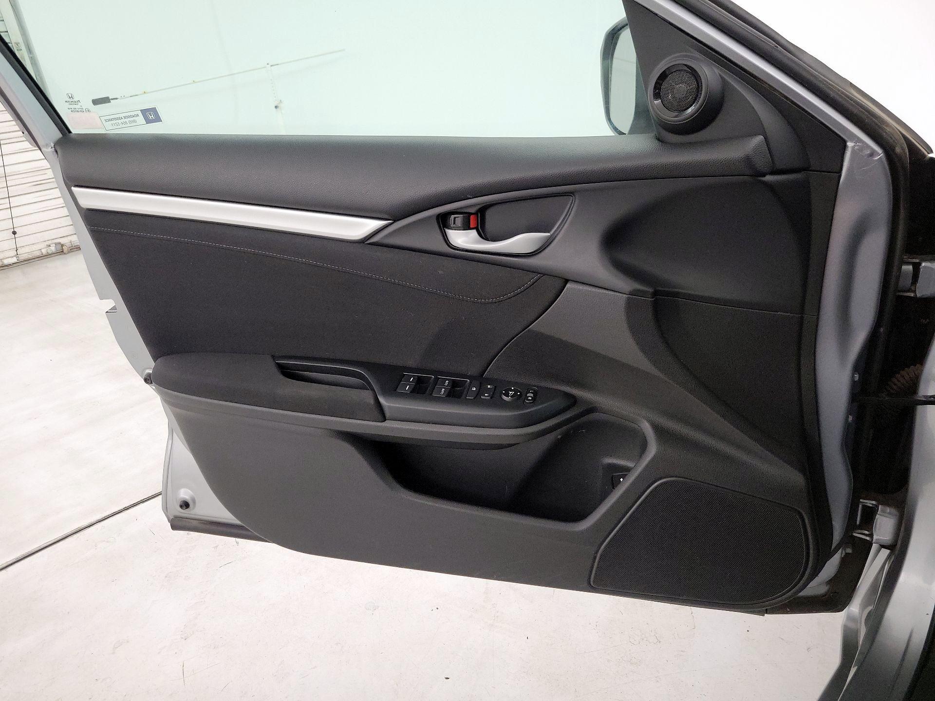 Thumbnail: 2017 Honda Civic - 12