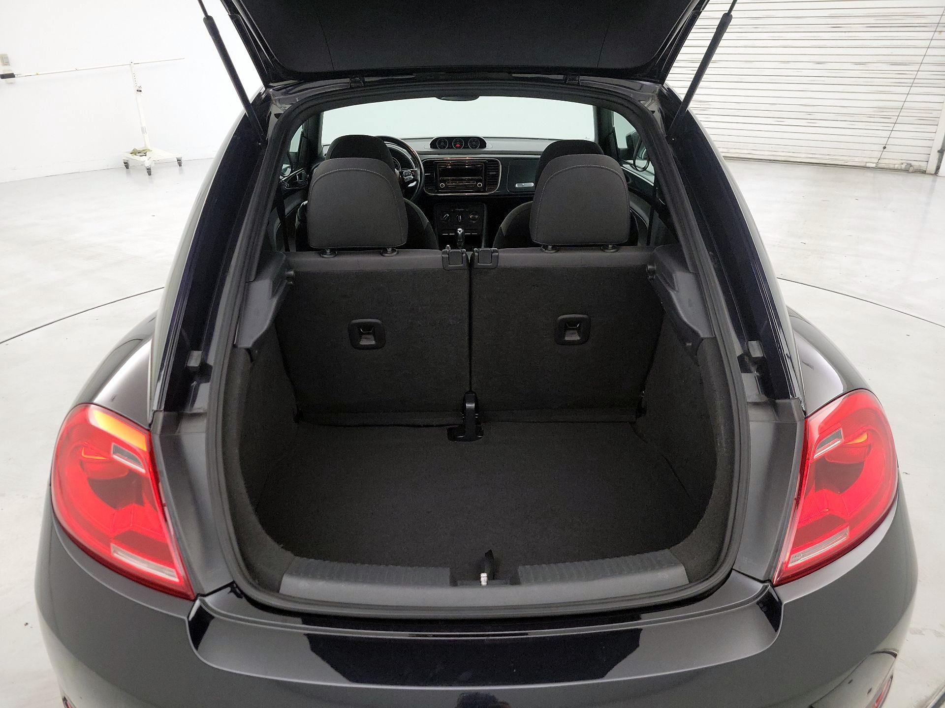 Thumbnail: 2014 Volkswagen Beetle - 19
