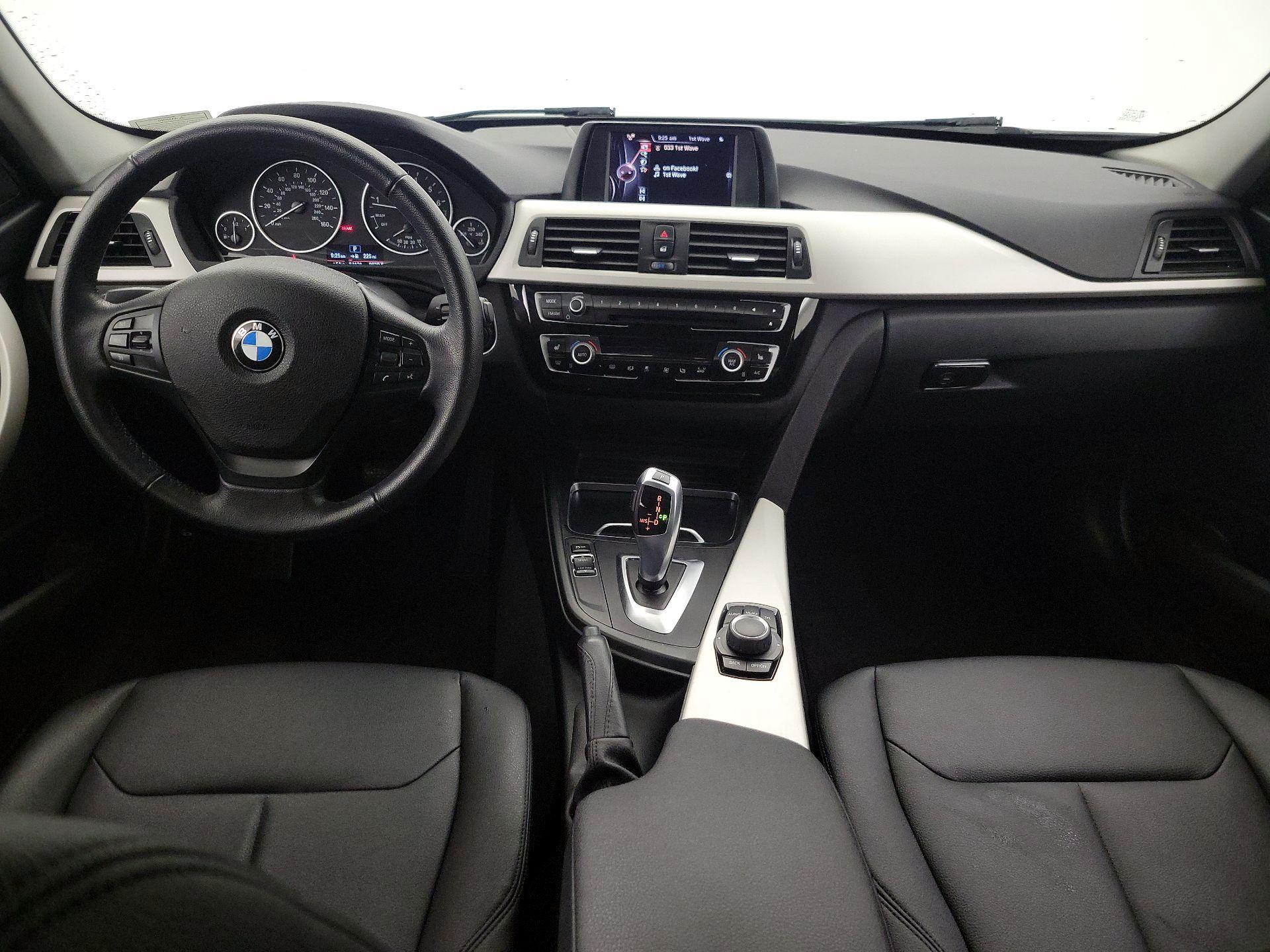 Thumbnail: 2016 BMW 3 Series - 9