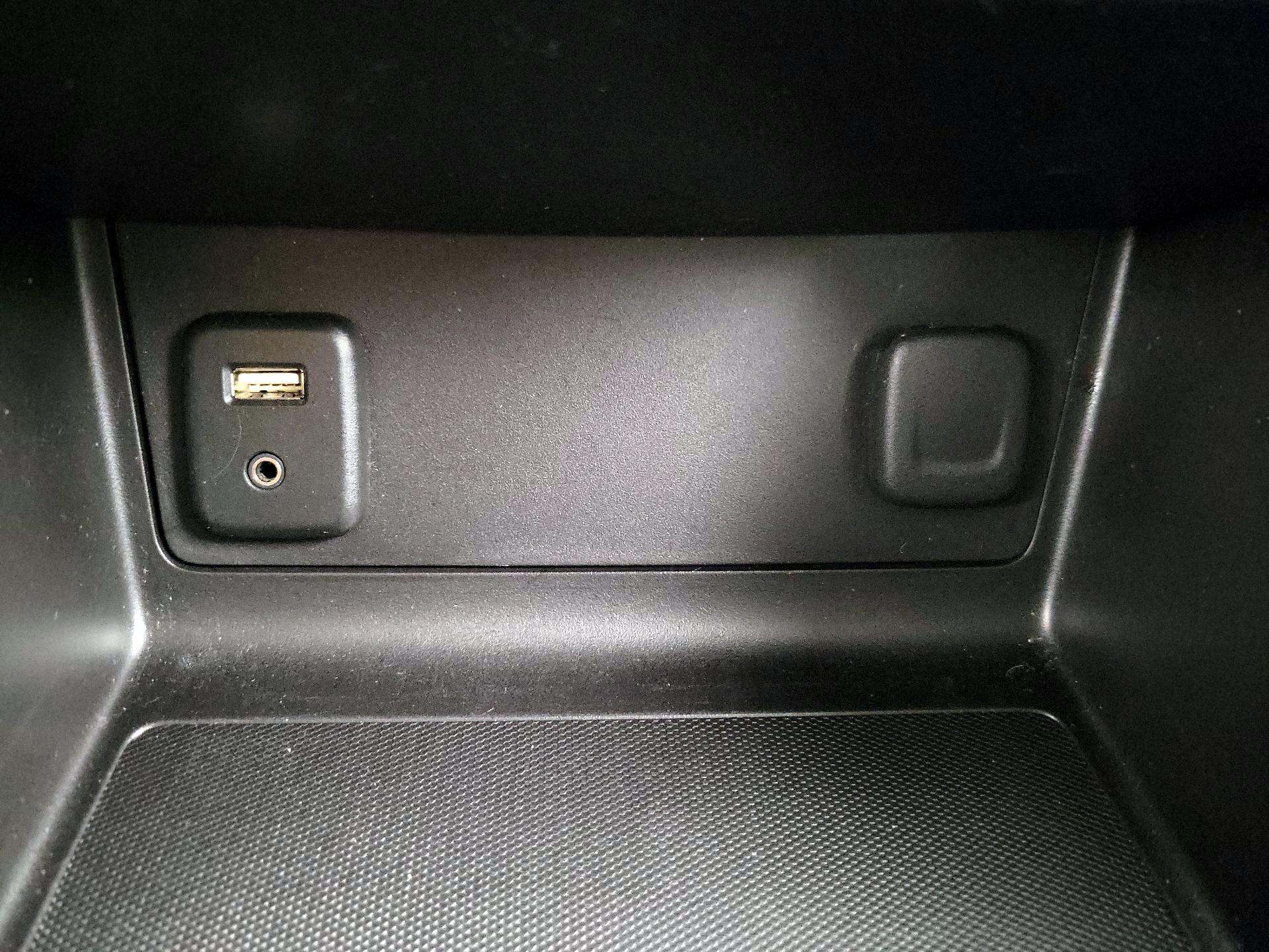 Thumbnail: 2016 Chevrolet Colorado - 18