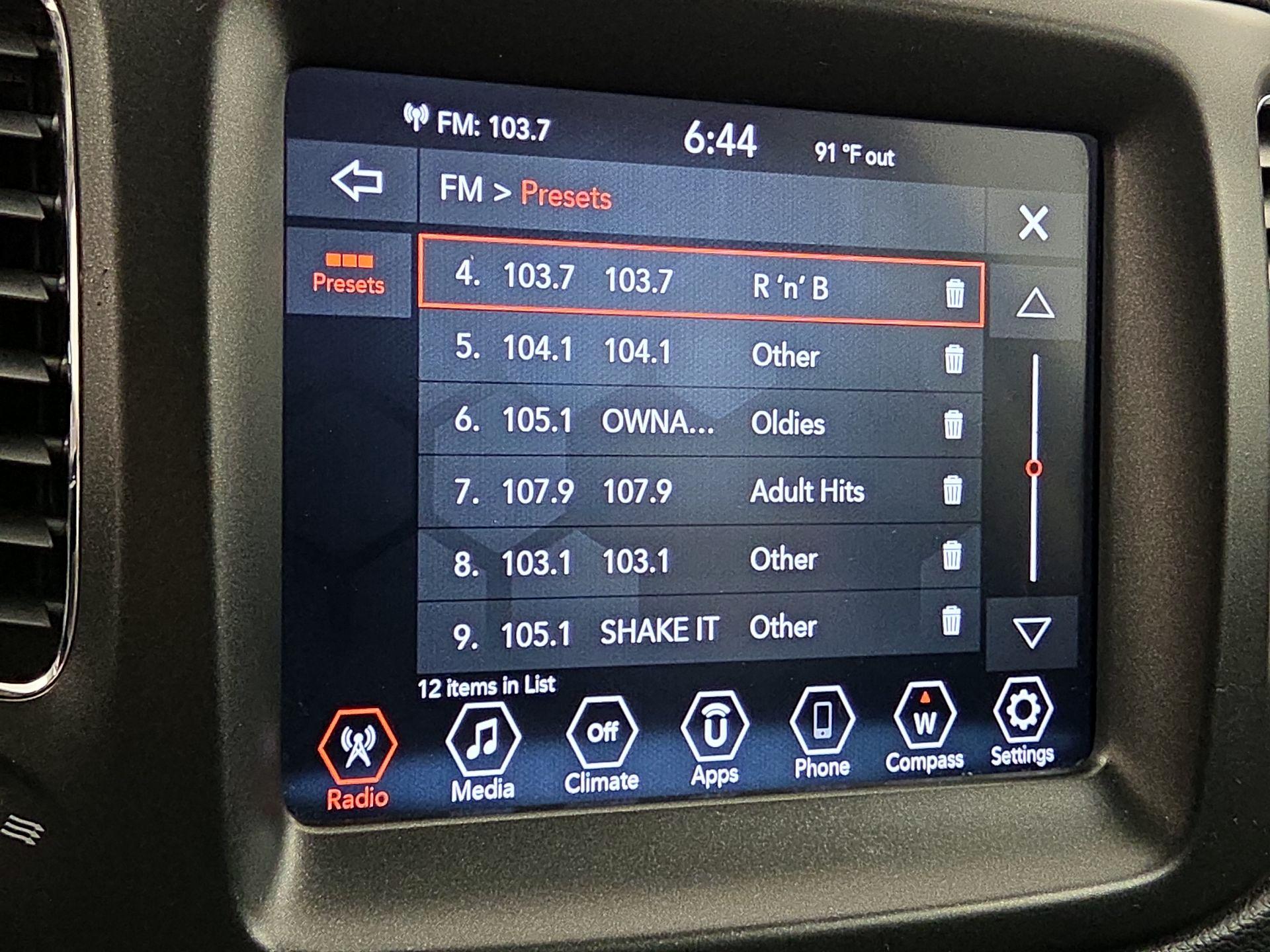 Thumbnail: 2019 Jeep Compass - 15