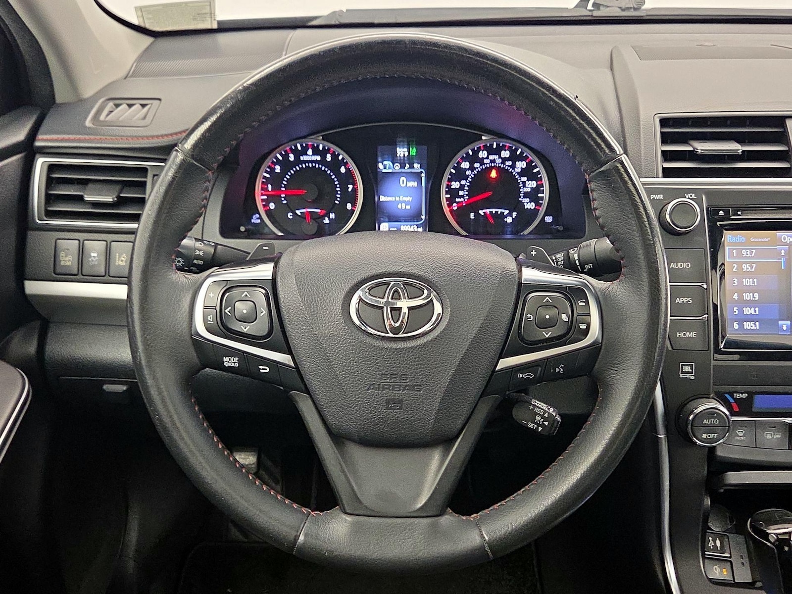 2017 Toyota Camry XSE - Photo 11