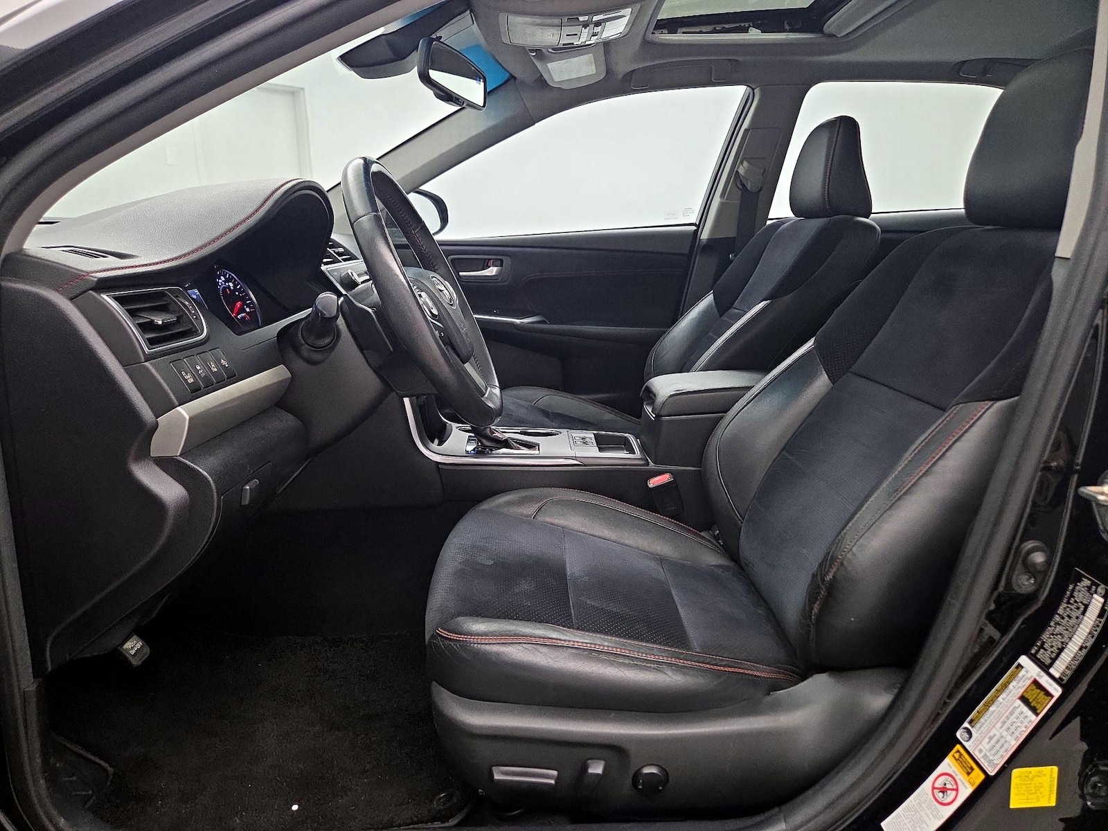 2017 Toyota Camry XSE - Photo 12