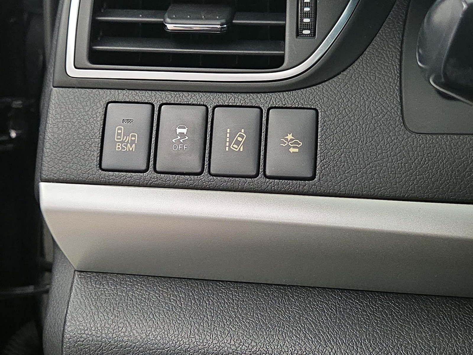 2017 Toyota Camry XSE - Photo 14