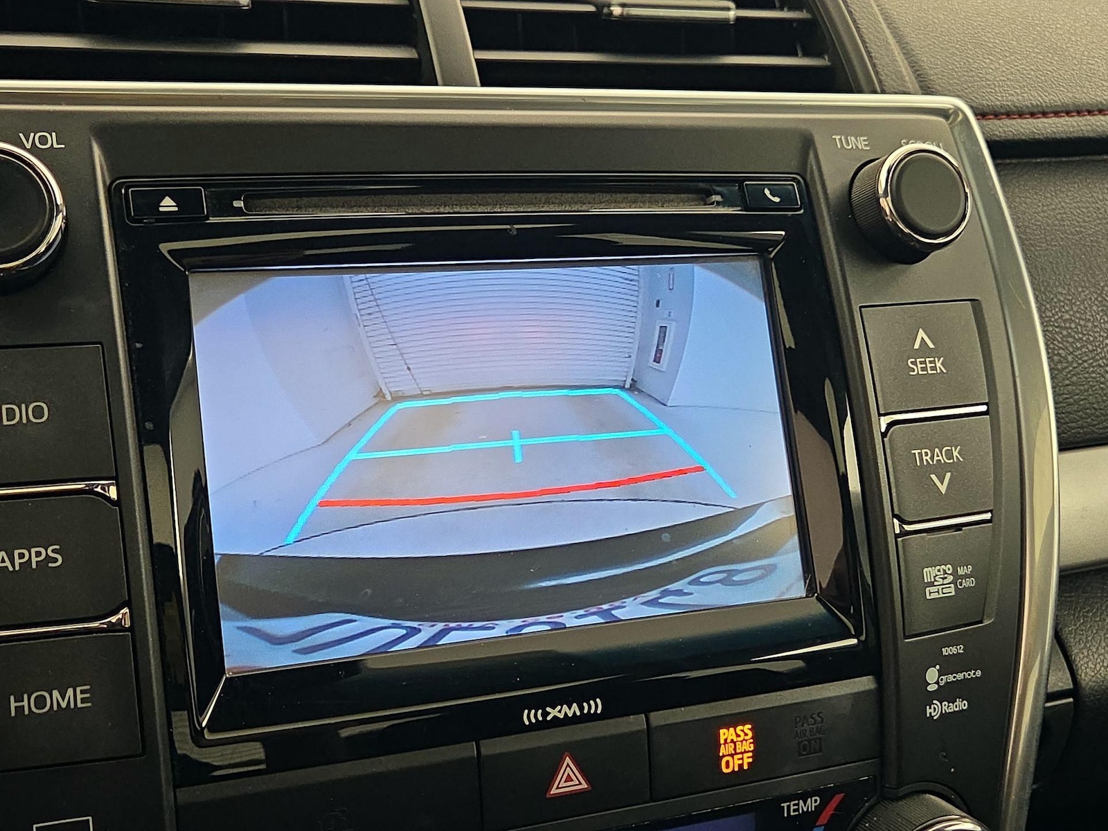 2017 Toyota Camry XSE - Photo 15