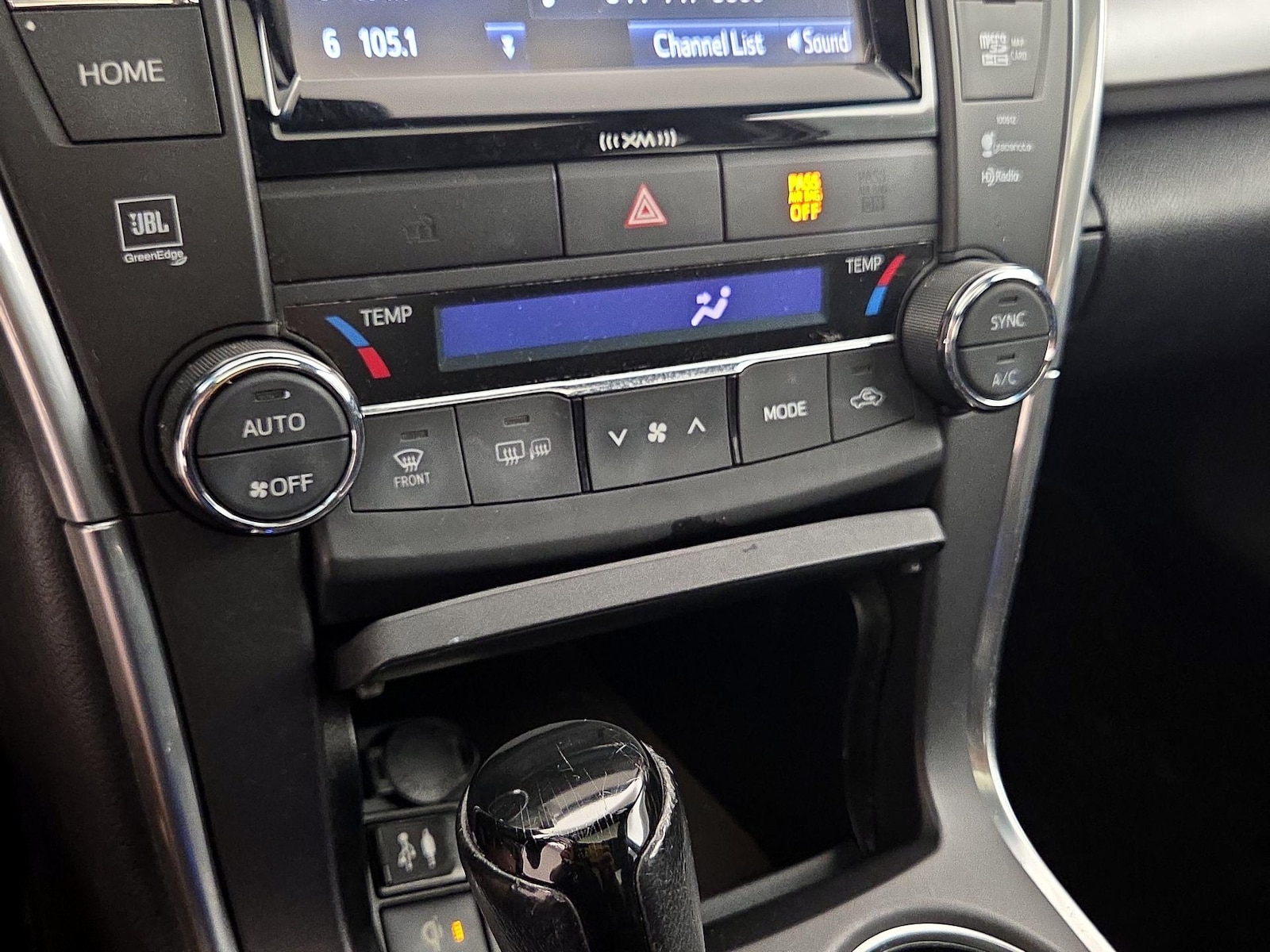 2017 Toyota Camry XSE - Photo 17