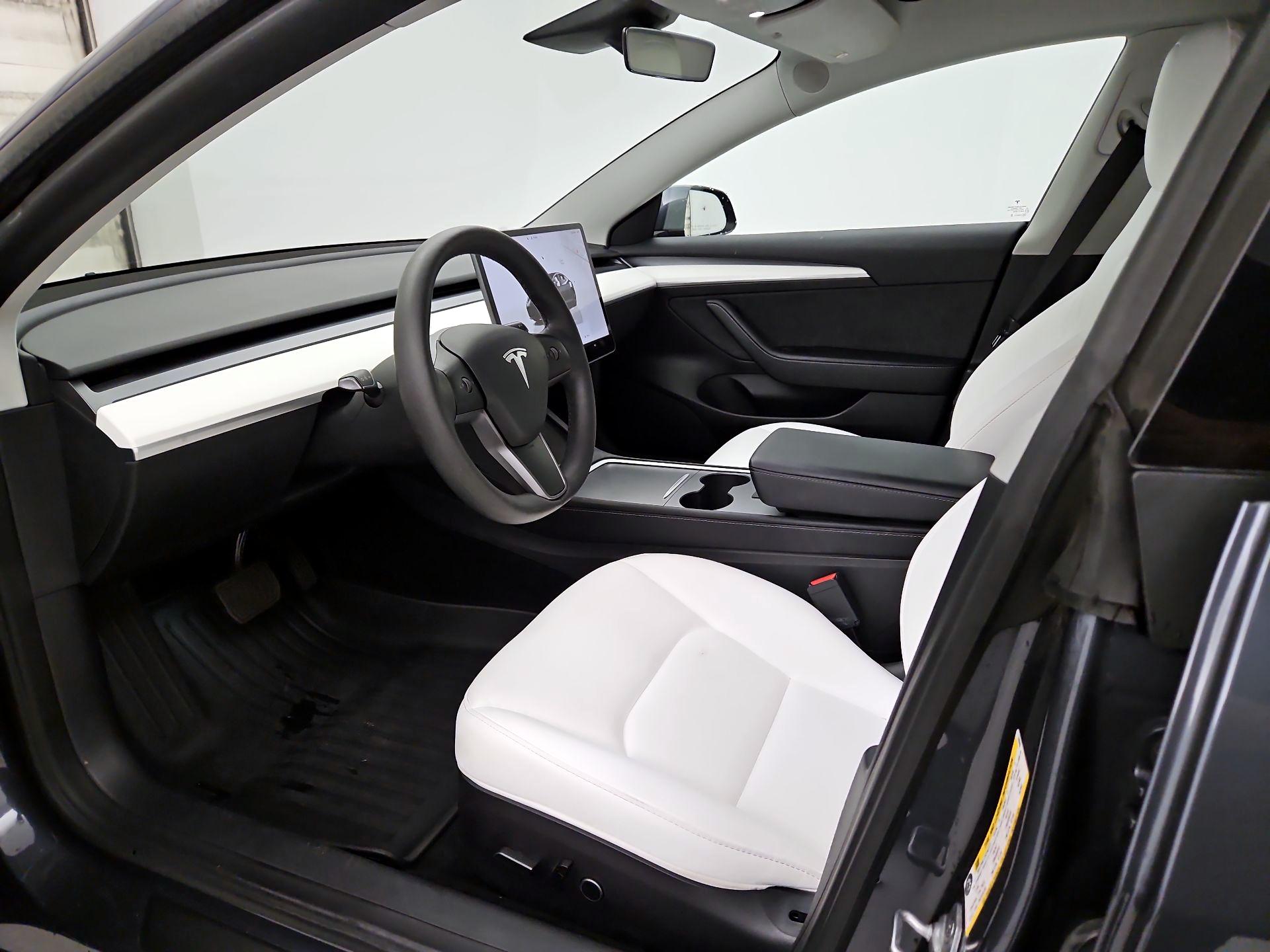 Thumbnail: 2022 Tesla Model 3 - 11
