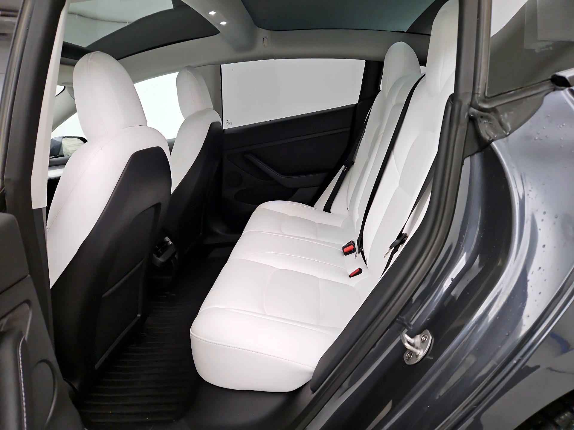 Thumbnail: 2022 Tesla Model 3 - 19