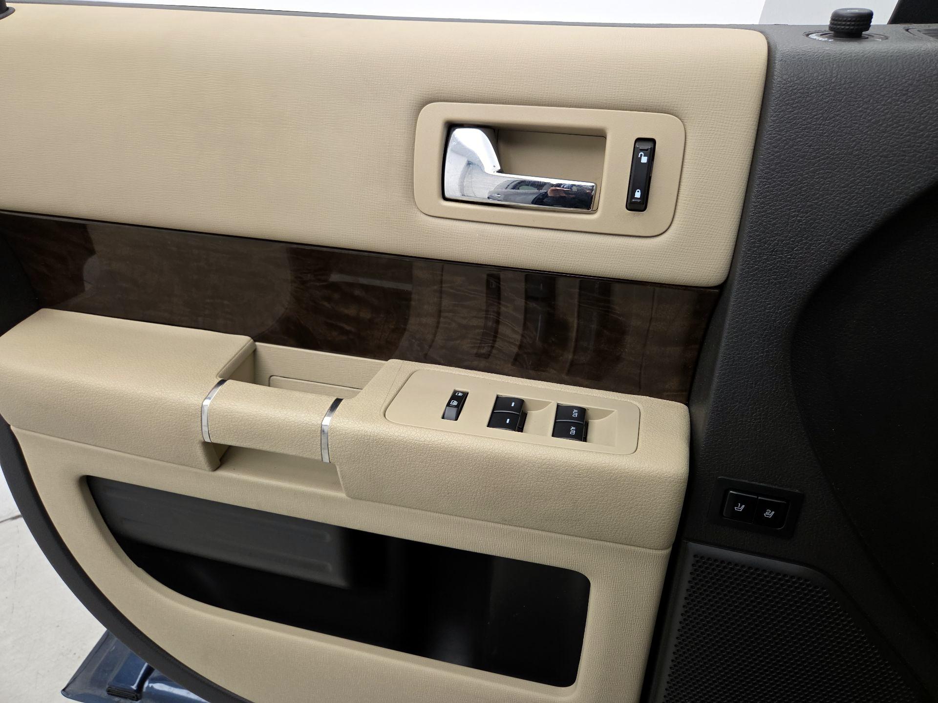 Thumbnail: 2017 Ford Flex - 12