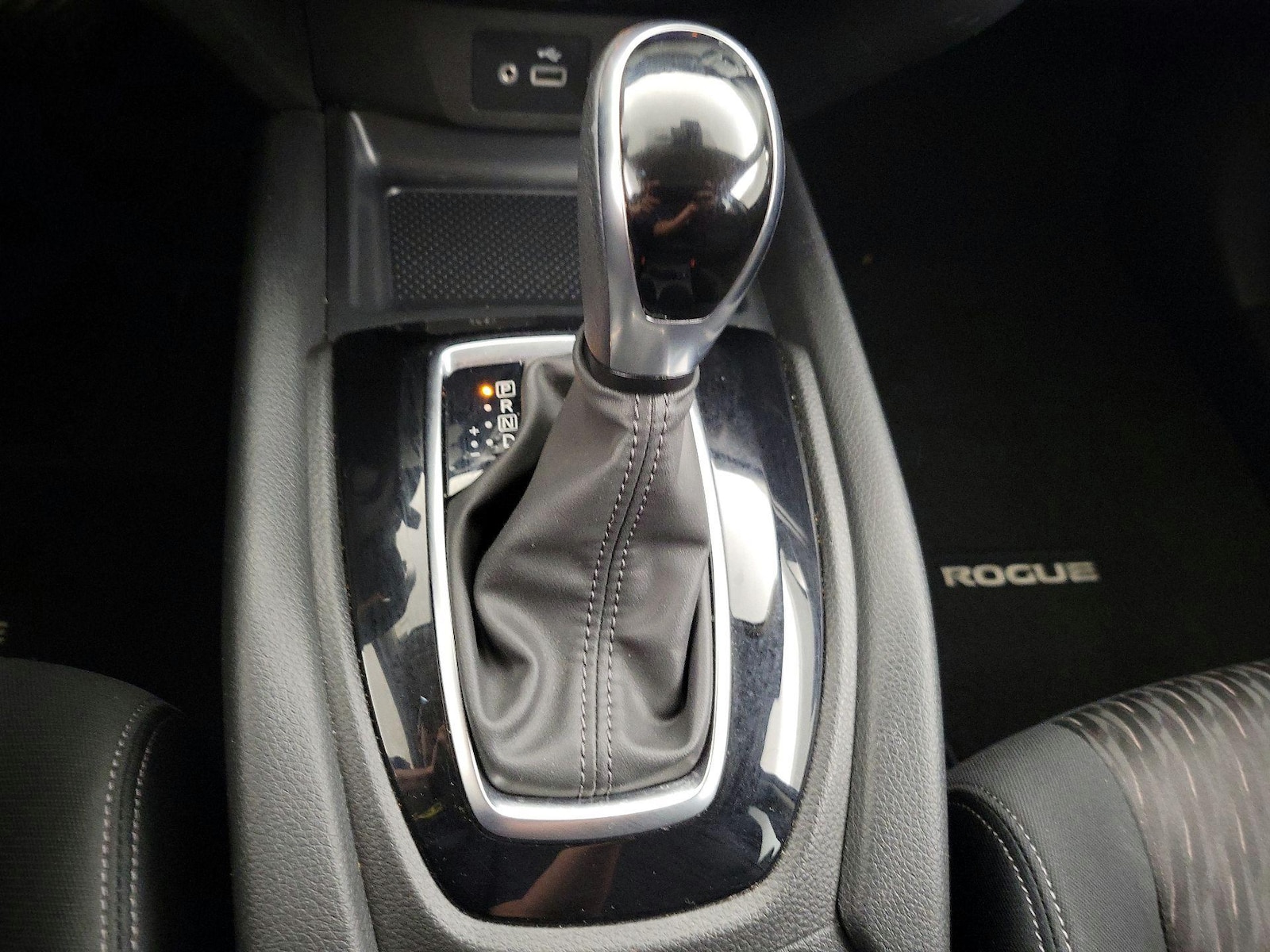 2020 Nissan Rogue SV - Photo 18