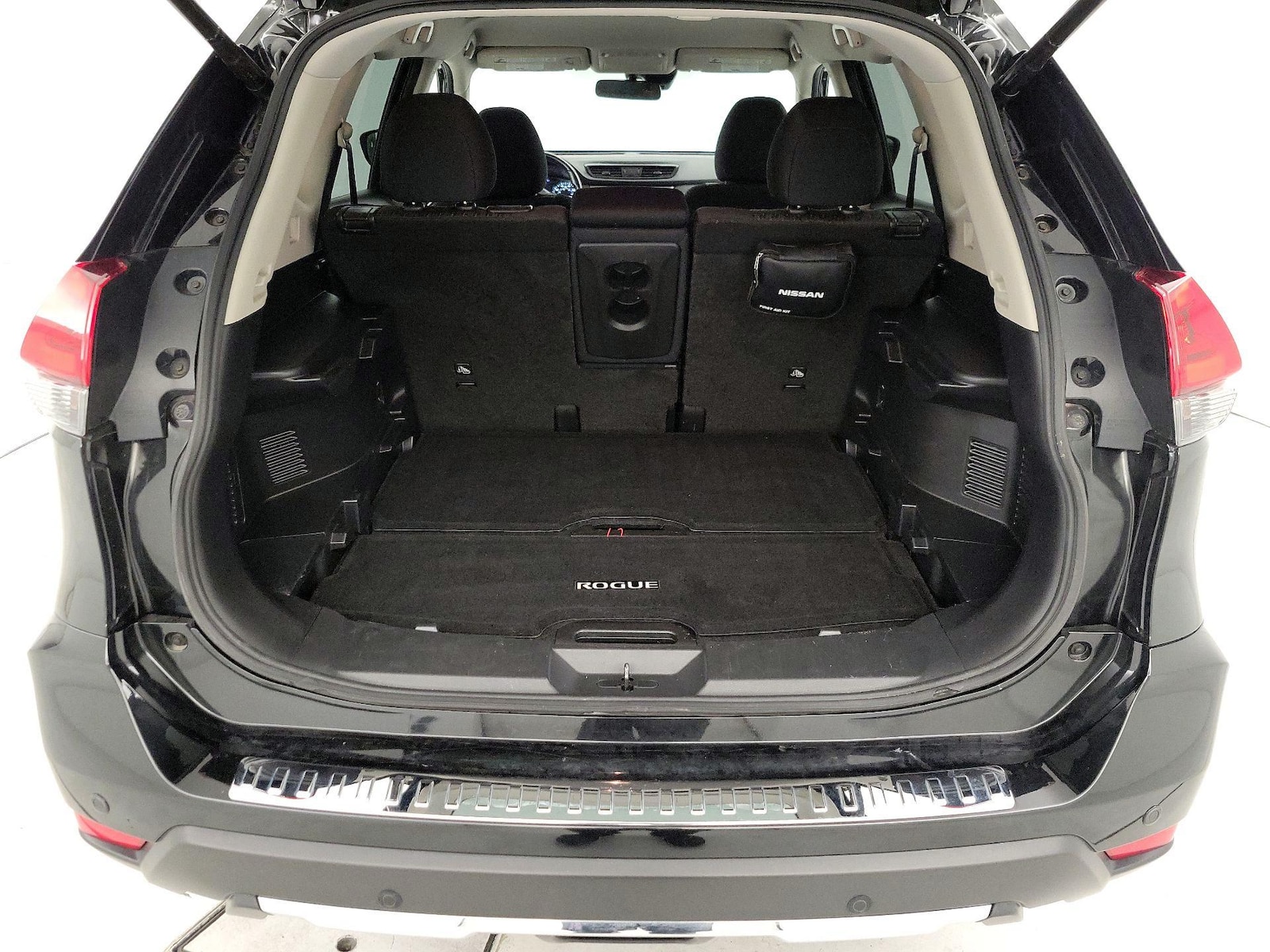 2020 Nissan Rogue SV - Photo 21
