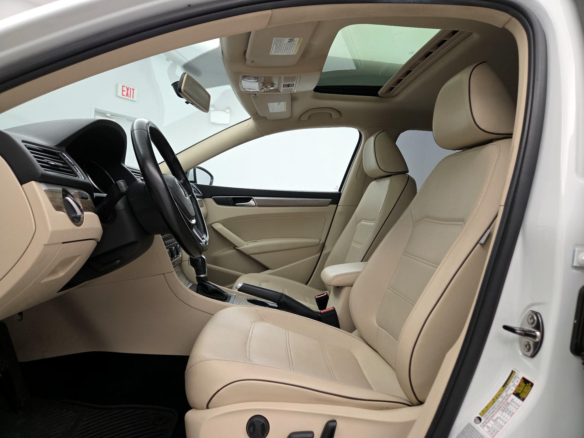 Thumbnail: 2017 Volkswagen Passat - 11