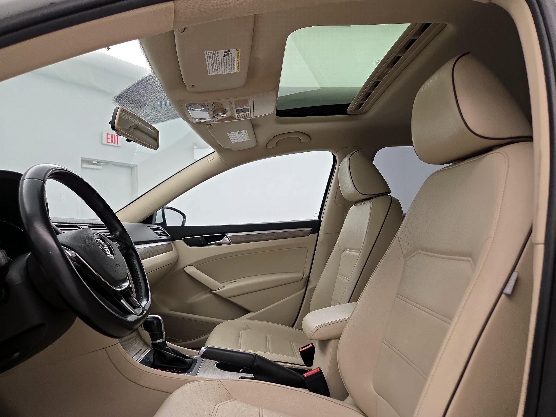 Thumbnail: 2017 Volkswagen Passat - 19