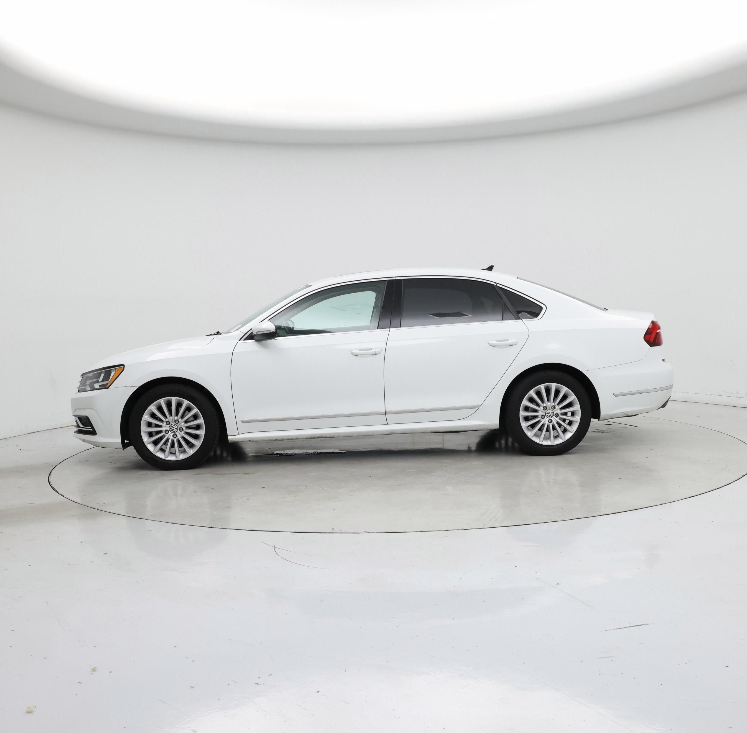 Thumbnail: 2017 Volkswagen Passat - 3