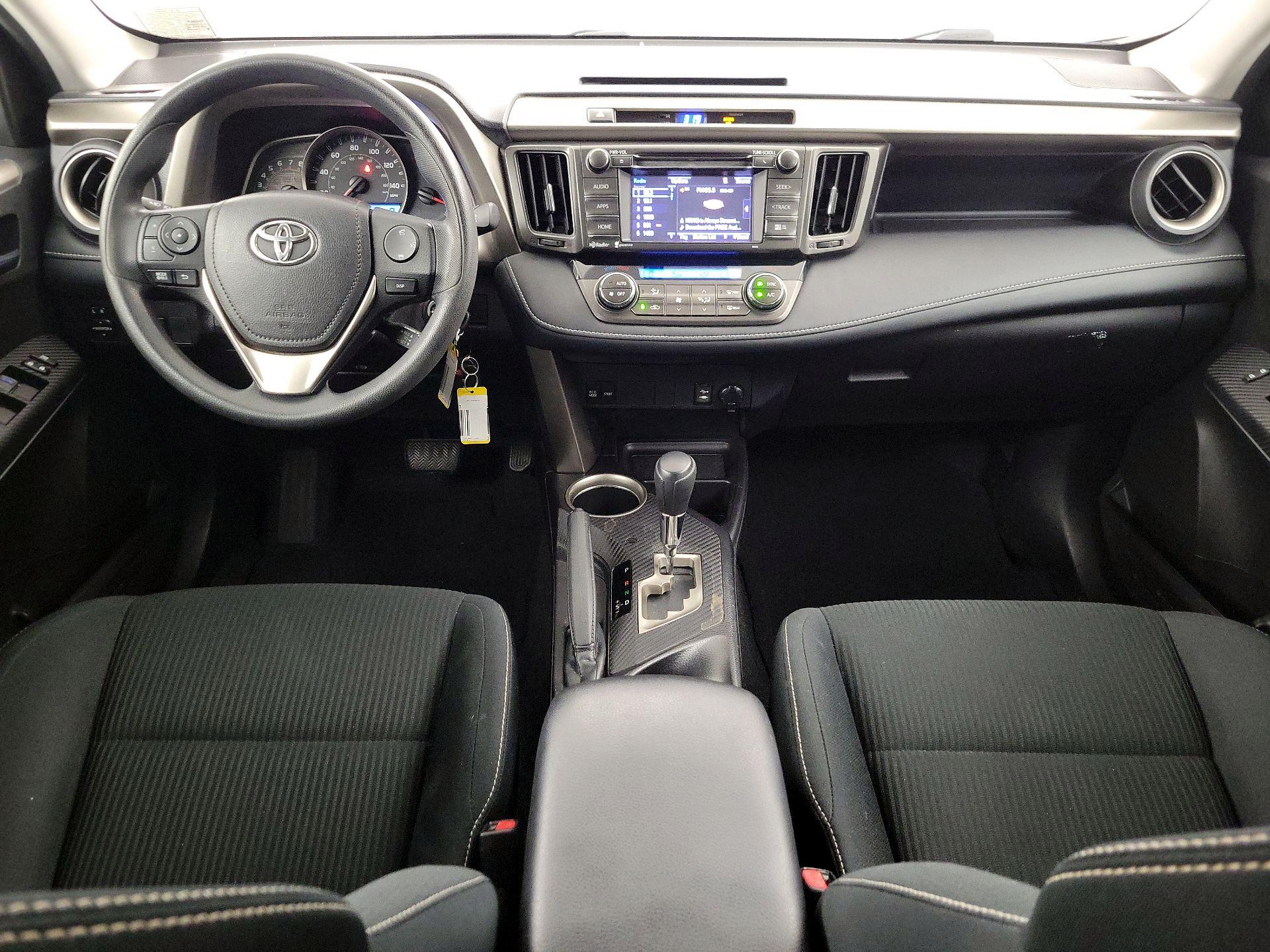 Thumbnail: 2015 Toyota RAV4 - 9