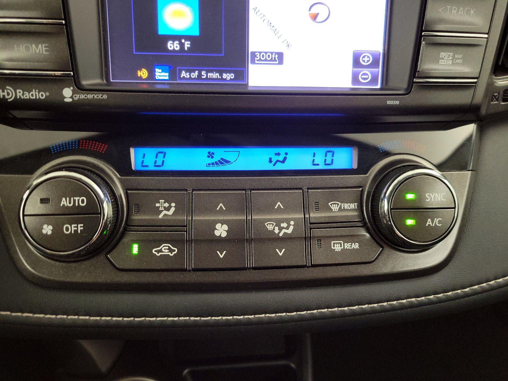 Thumbnail: 2015 Toyota RAV4 - 16