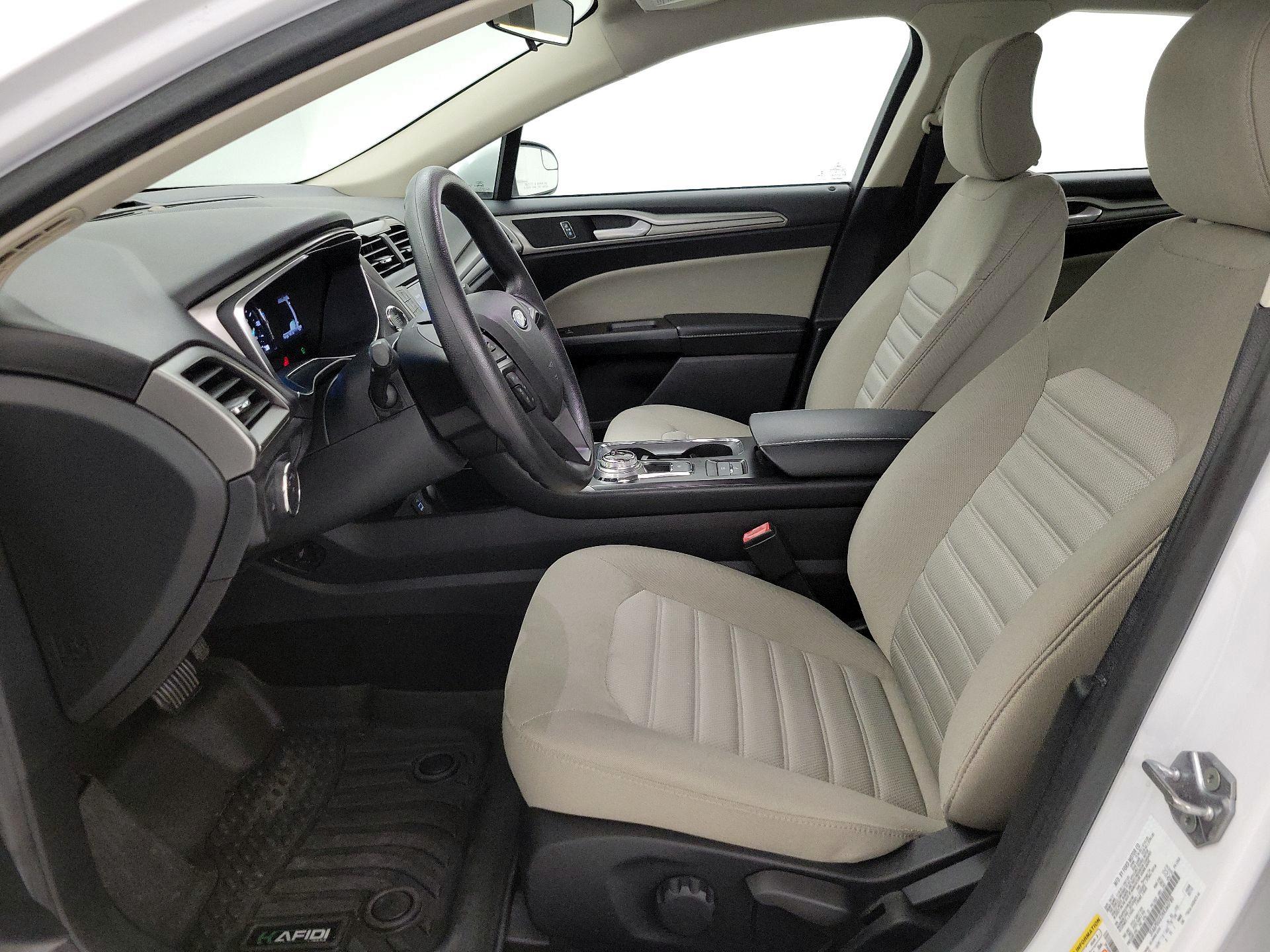 Thumbnail: 2017 Ford Fusion - 11