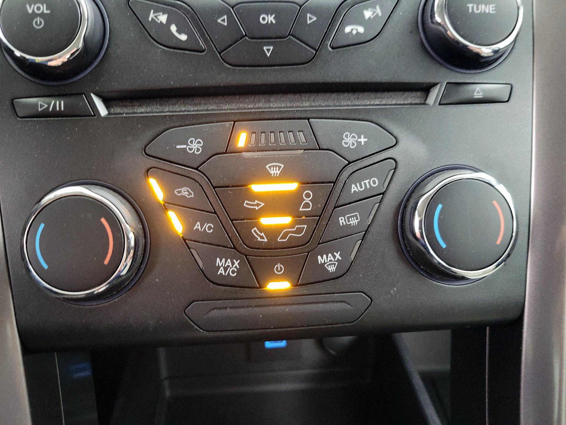 Thumbnail: 2017 Ford Fusion - 16