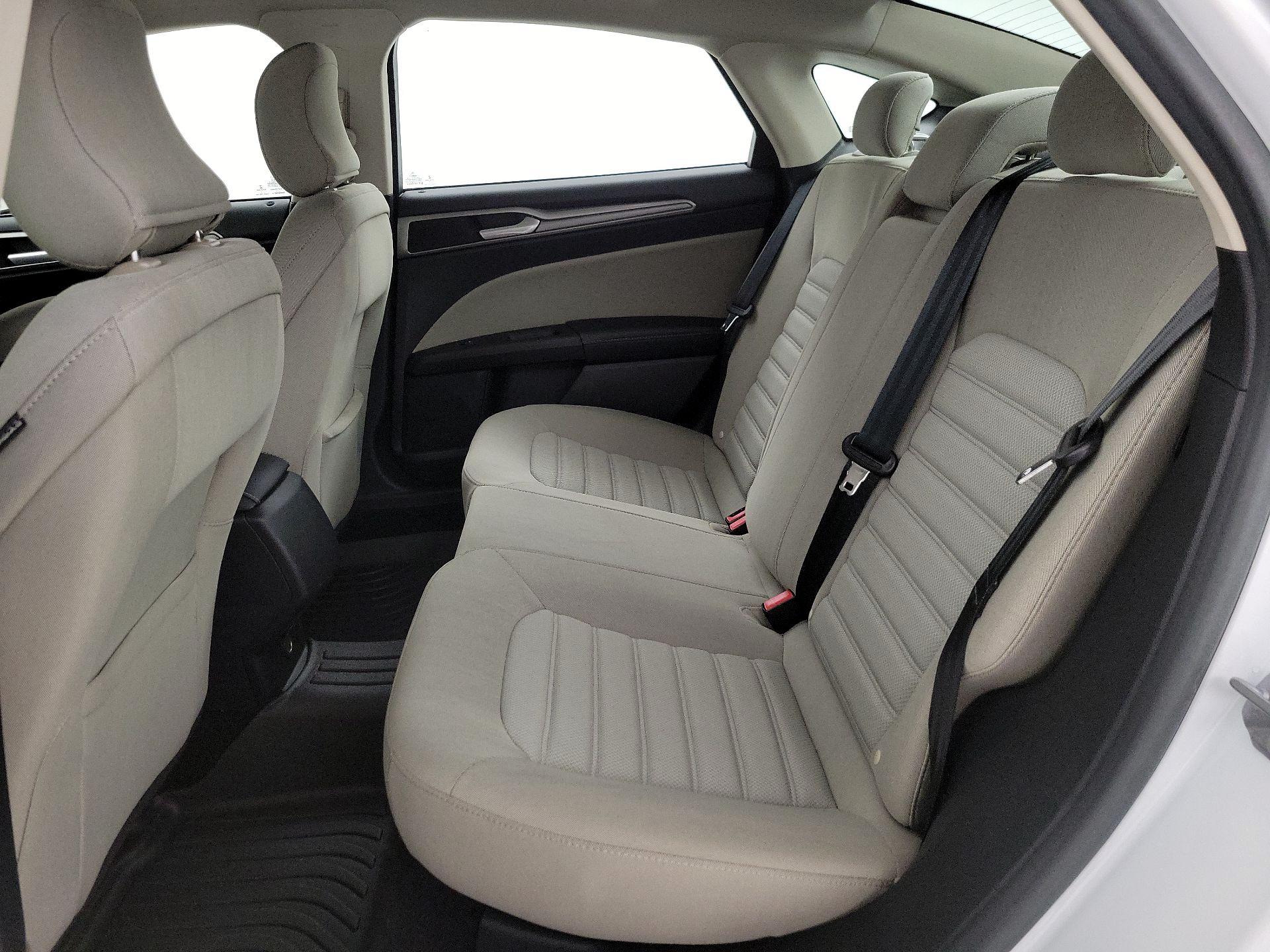 Thumbnail: 2017 Ford Fusion - 19