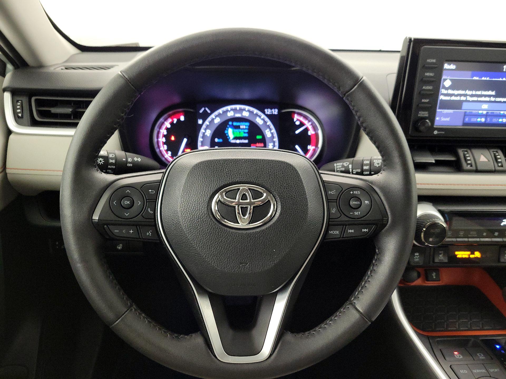 Thumbnail: 2022 Toyota RAV4 - 10