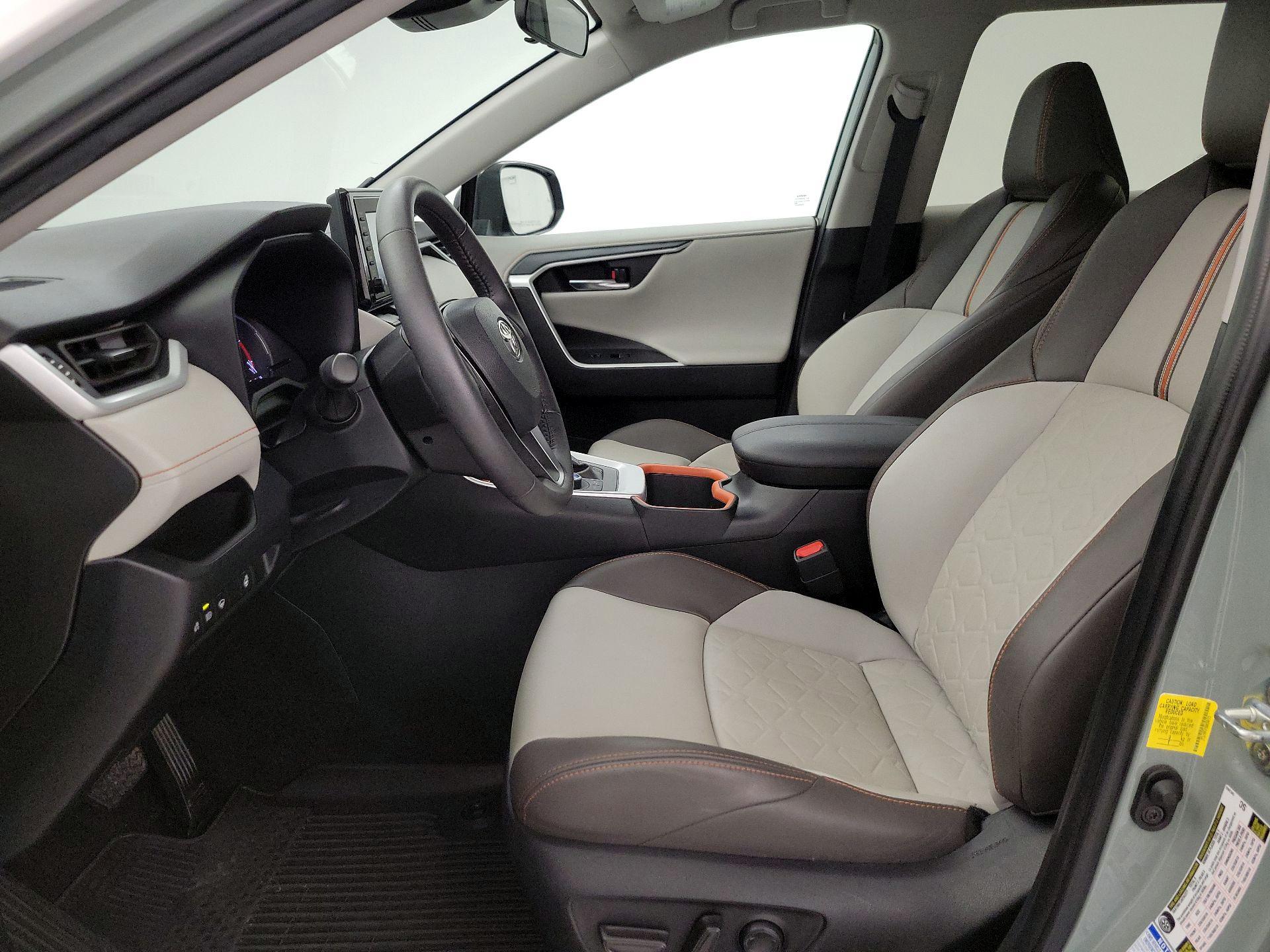 Thumbnail: 2022 Toyota RAV4 - 11