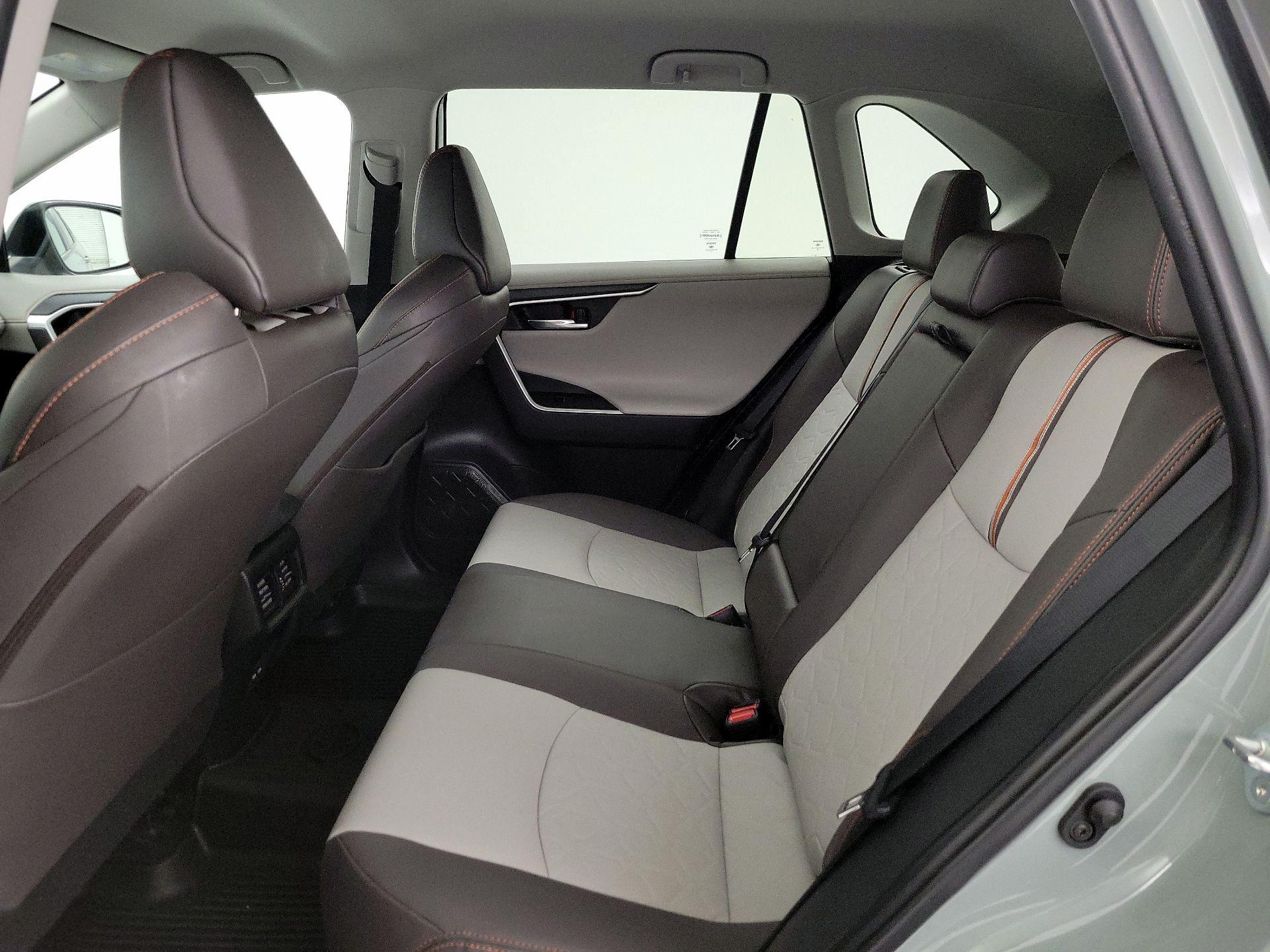 Thumbnail: 2022 Toyota RAV4 - 19