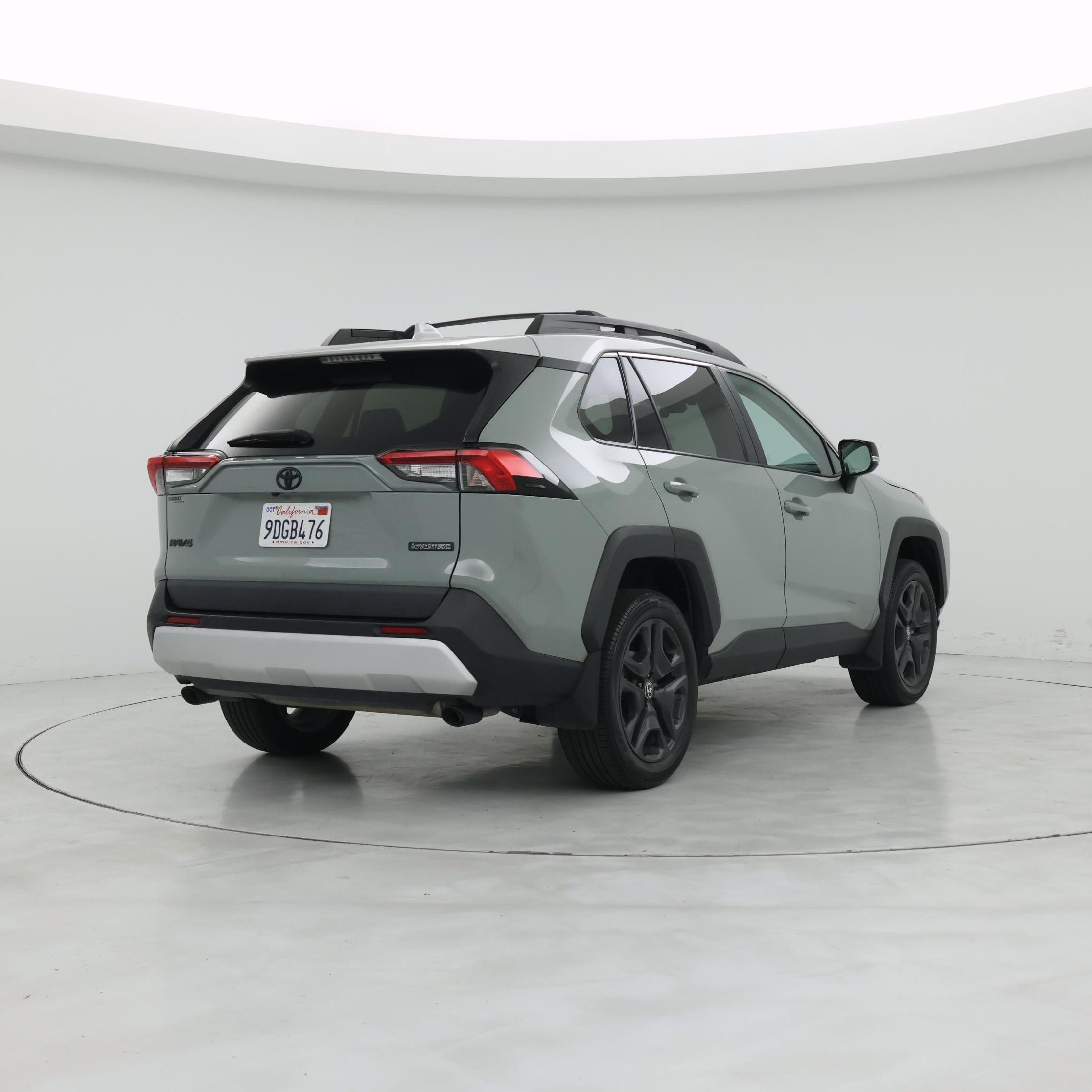 Thumbnail: 2022 Toyota RAV4 - 8