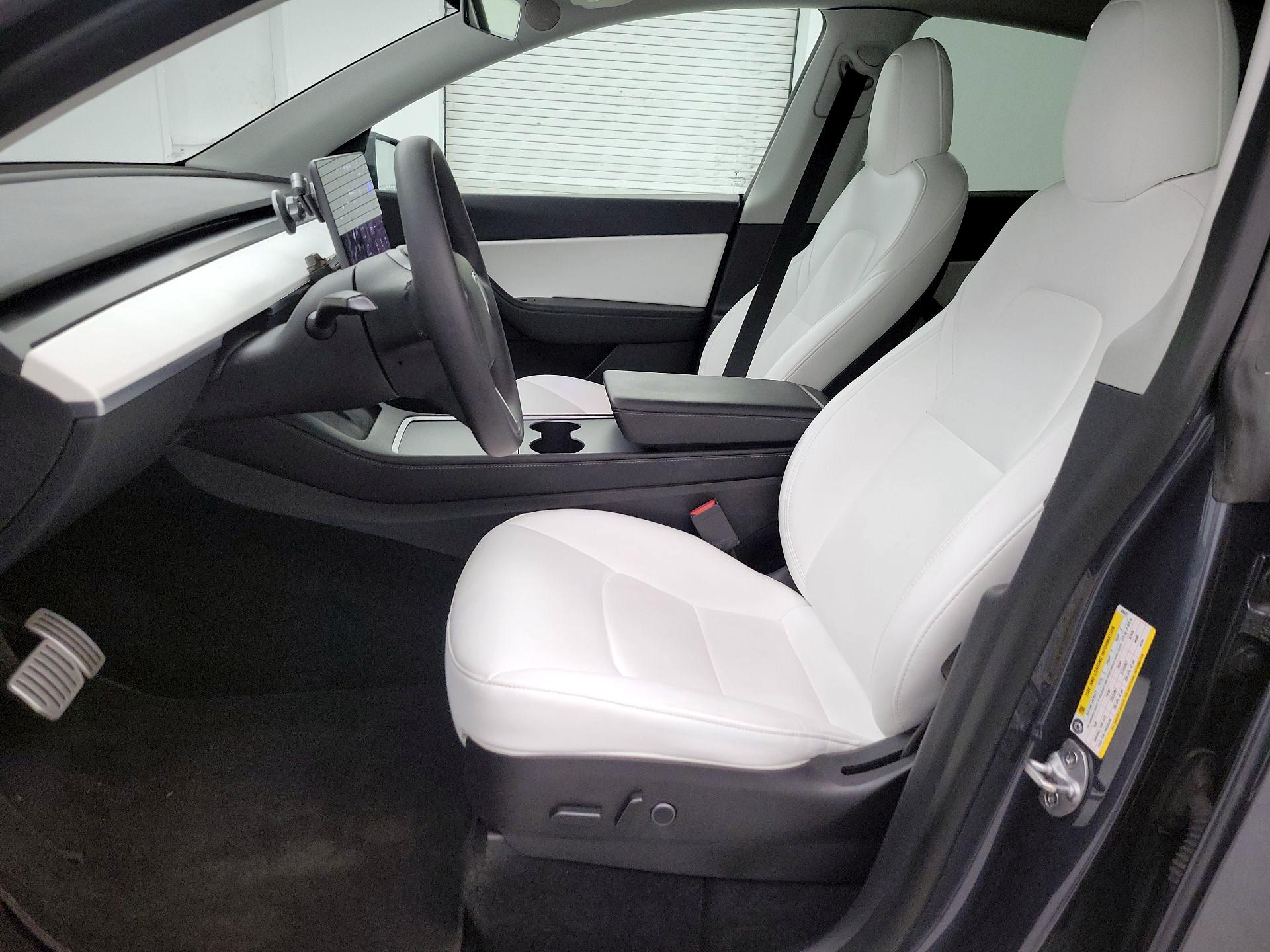 Thumbnail: 2022 Tesla Model Y - 11