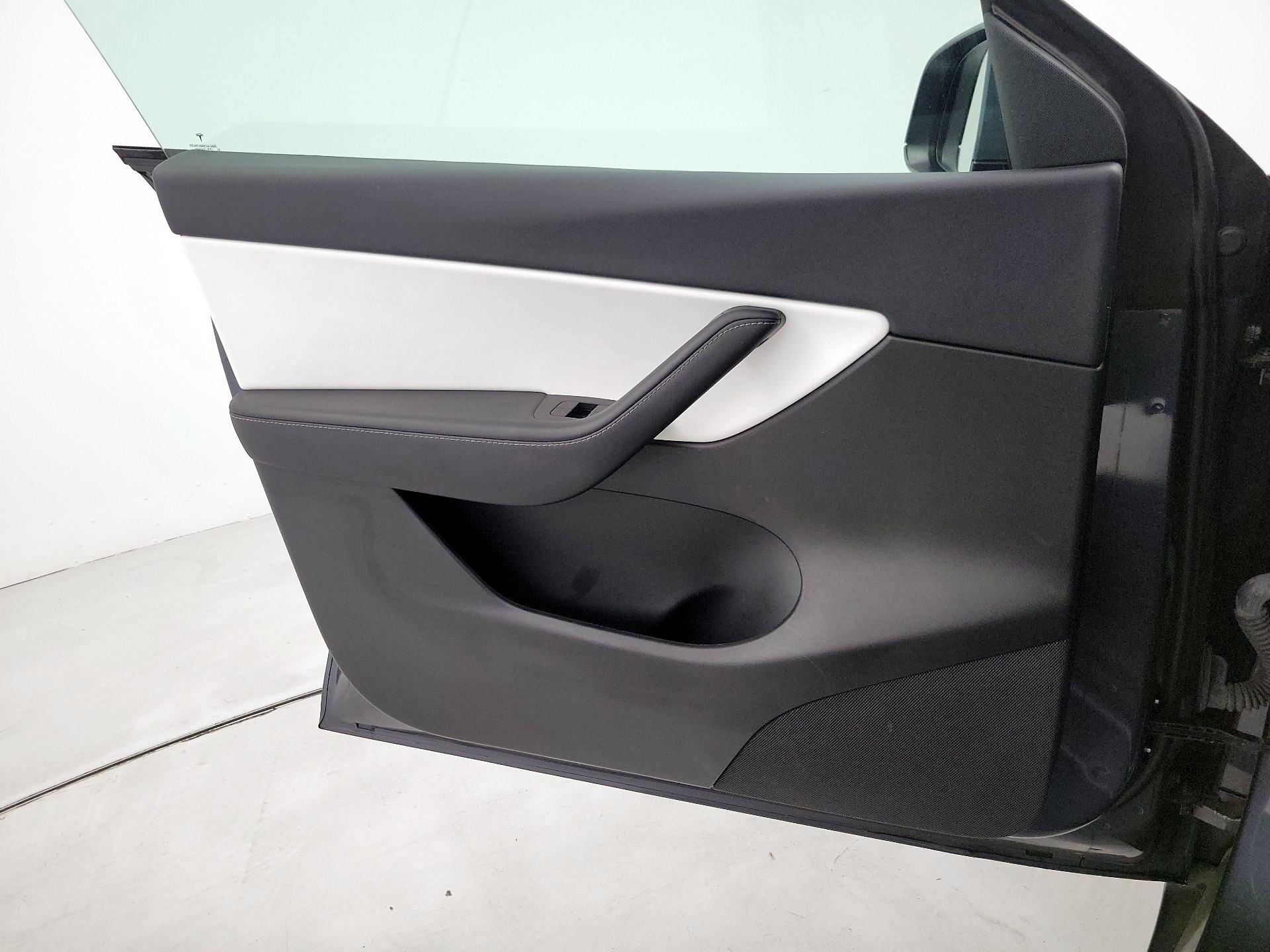 Thumbnail: 2022 Tesla Model Y - 12