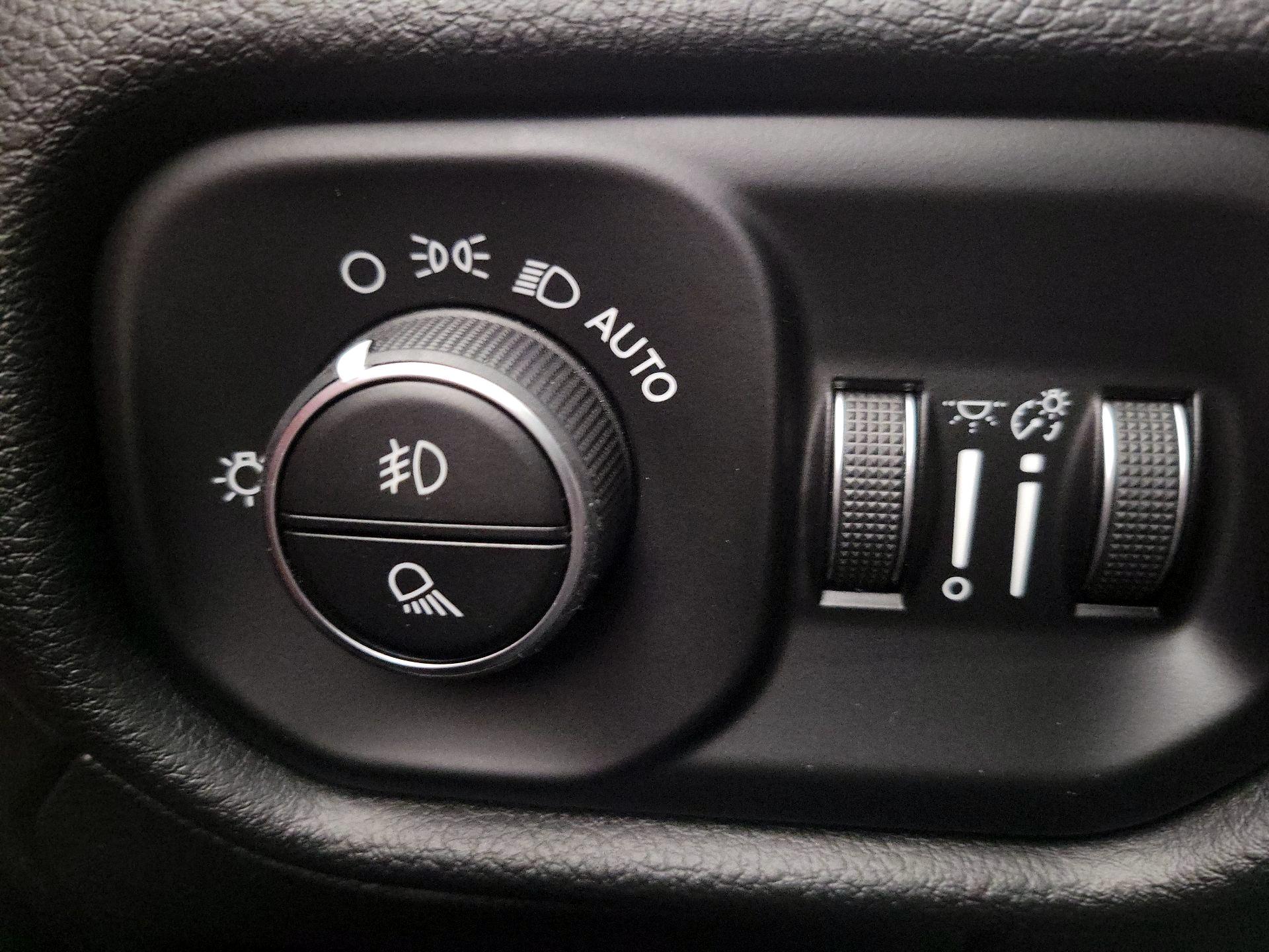 Thumbnail: 2019 RAM 1500 - 13