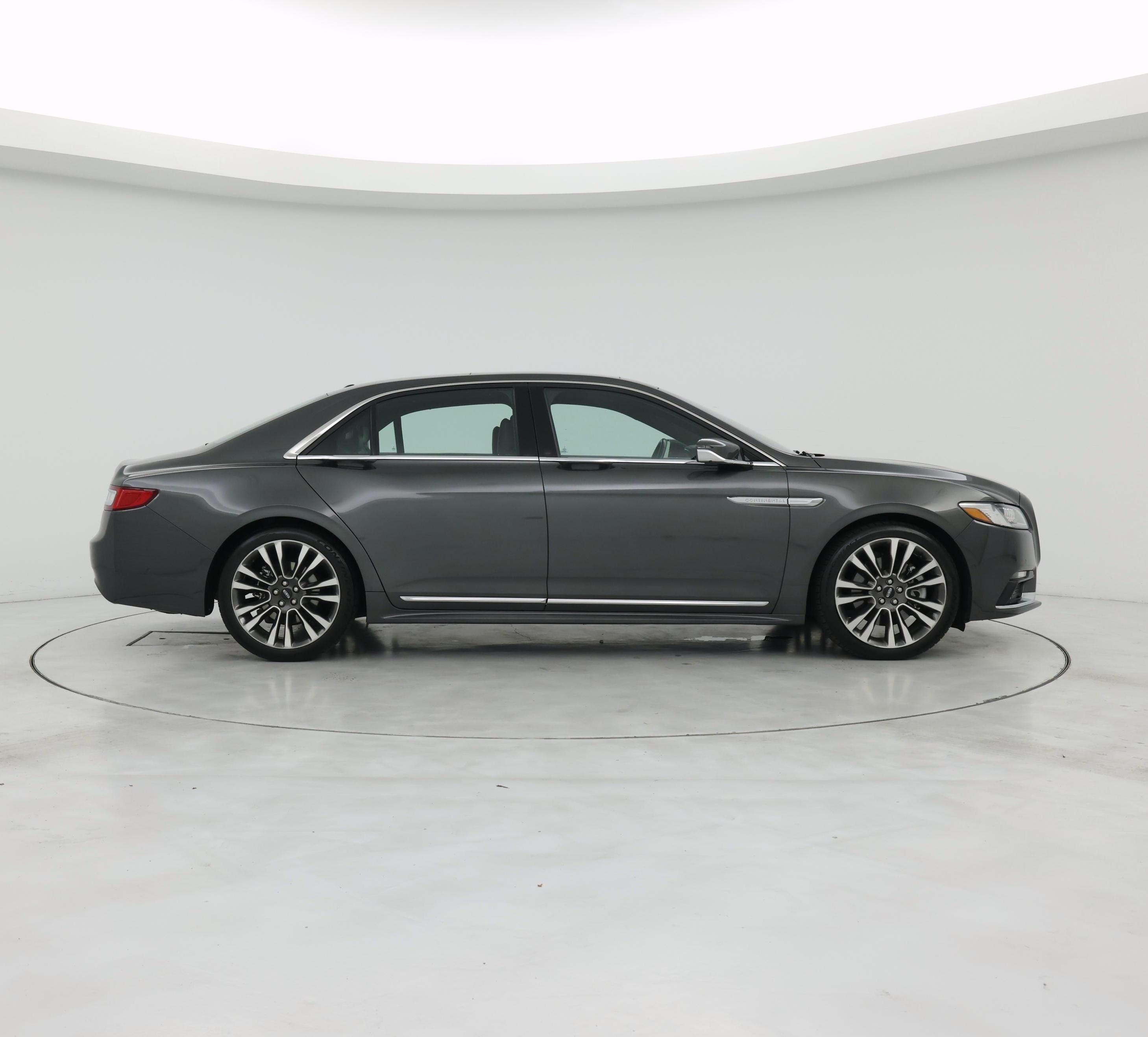 Thumbnail: 2017 Lincoln Continental - 7