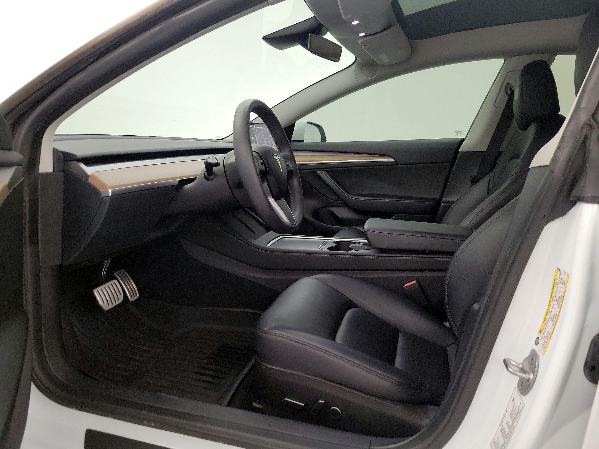Thumbnail: 2023 Tesla Model 3 - 11