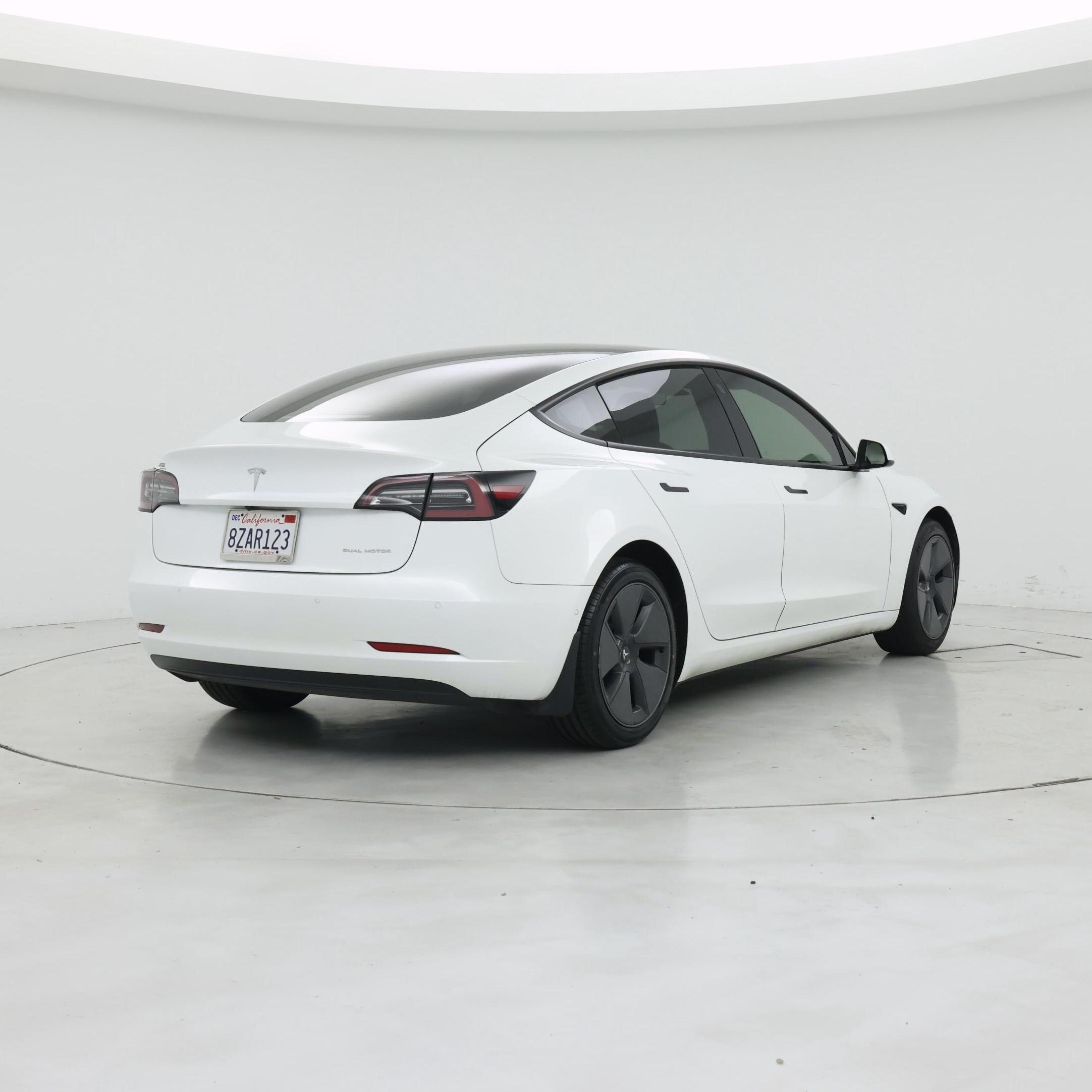 Thumbnail: 2022 Tesla Model 3 - 8
