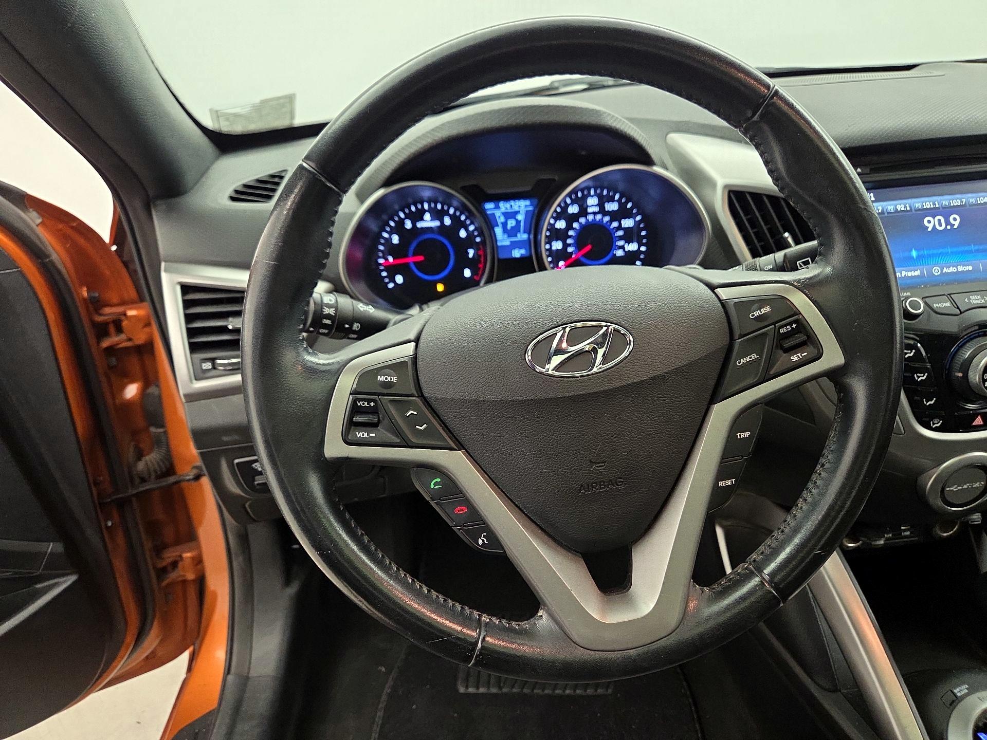 Thumbnail: 2016 Hyundai Veloster - 10