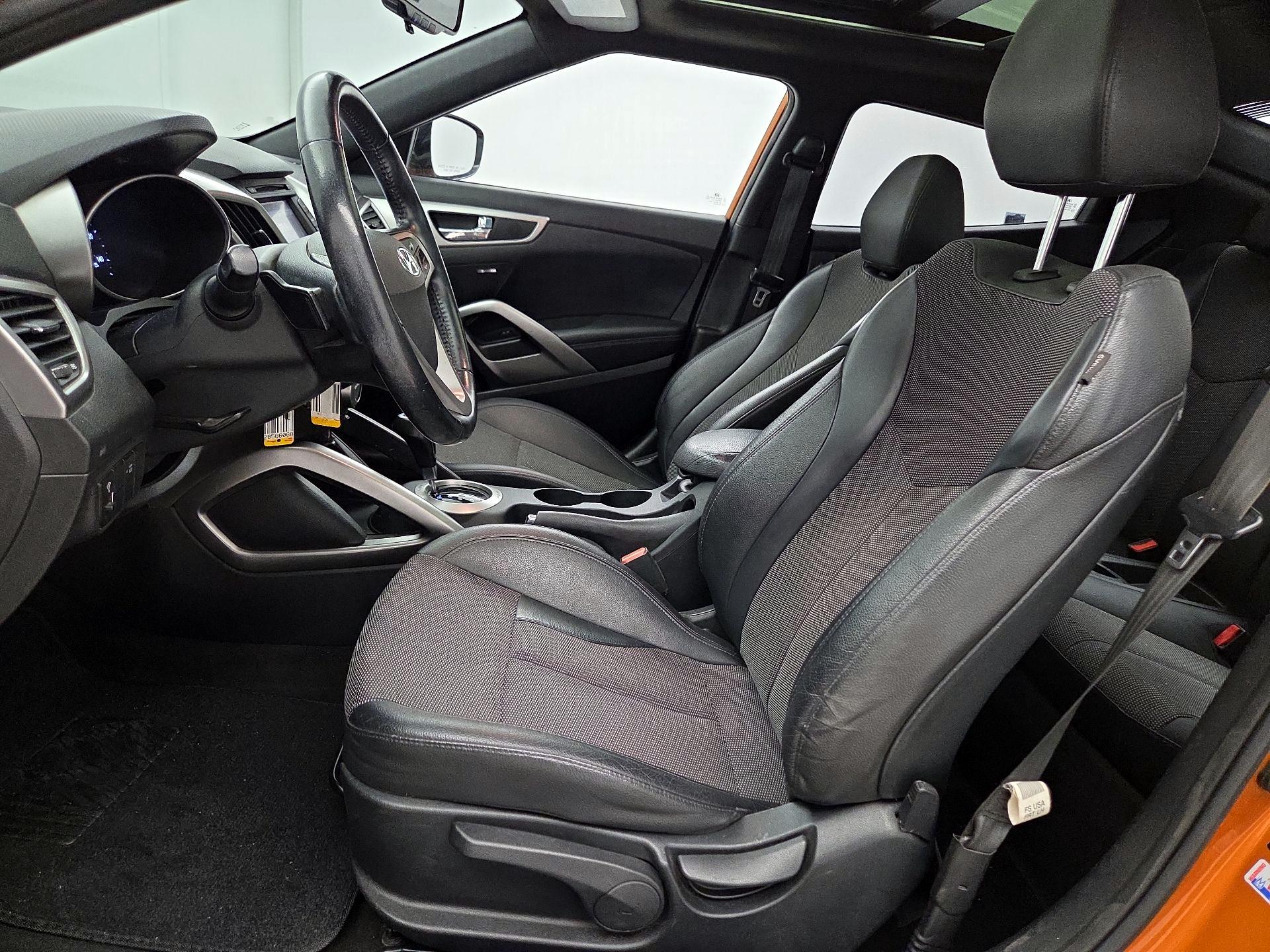 Thumbnail: 2016 Hyundai Veloster - 11