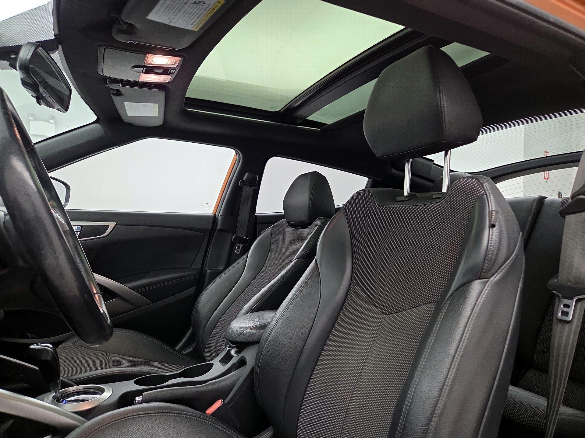 Thumbnail: 2016 Hyundai Veloster - 19